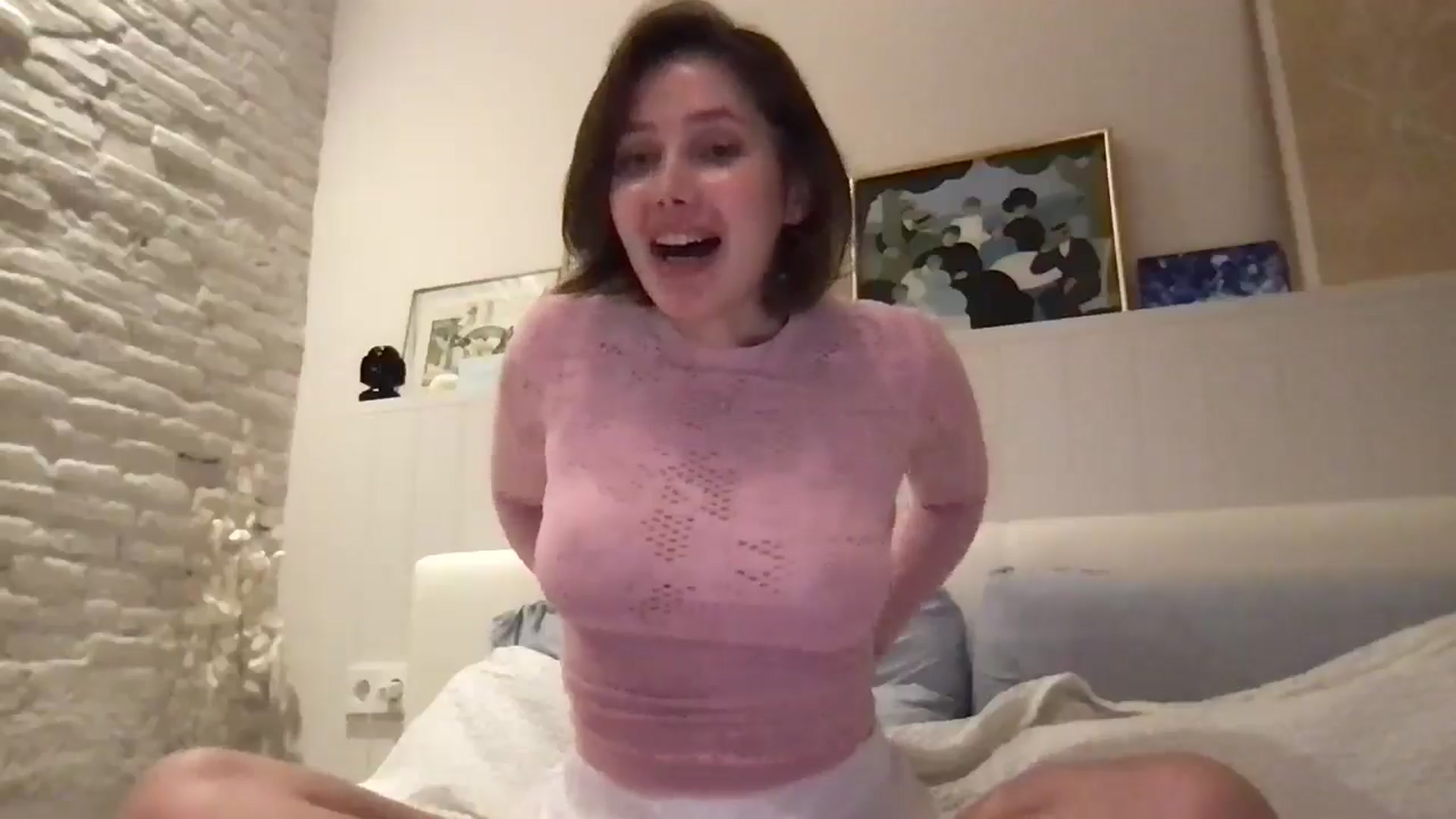 Gallery image thumbnail from LaLune's myfreecams stream on, 01/20/2026, 21:12 image 19 of 20