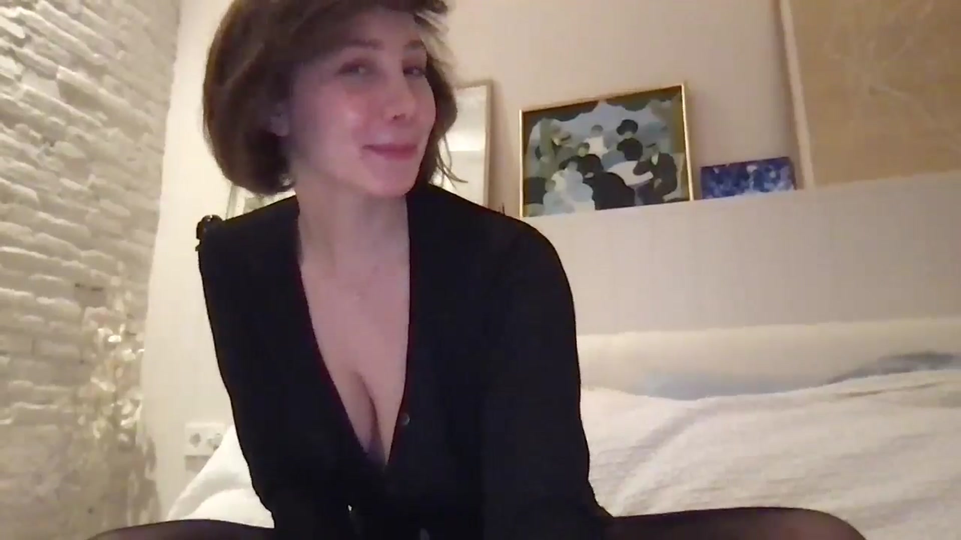 Gallery image thumbnail from LaLune's myfreecams stream on, 01/23/2026, 17:32 image 12 of 20