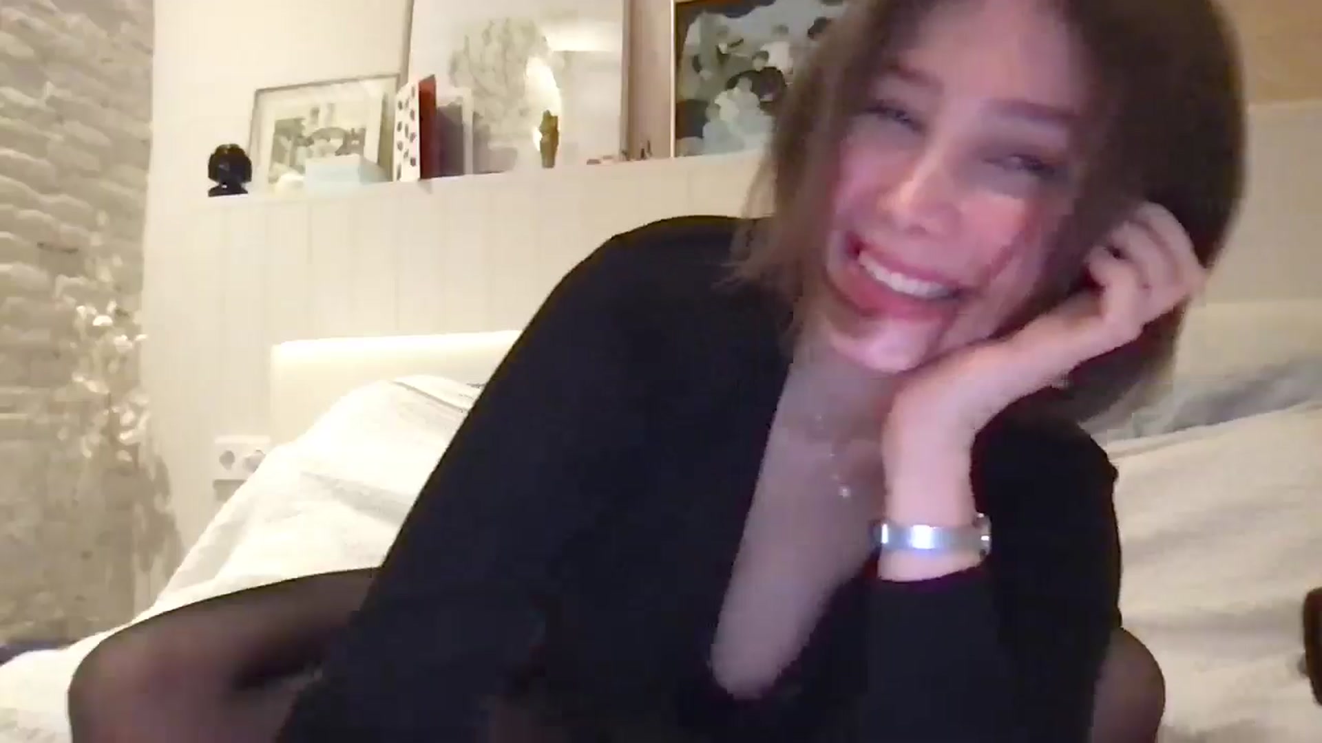 Gallery image thumbnail from LaLune's myfreecams stream on, 01/23/2026, 18:11 image 20 of 20