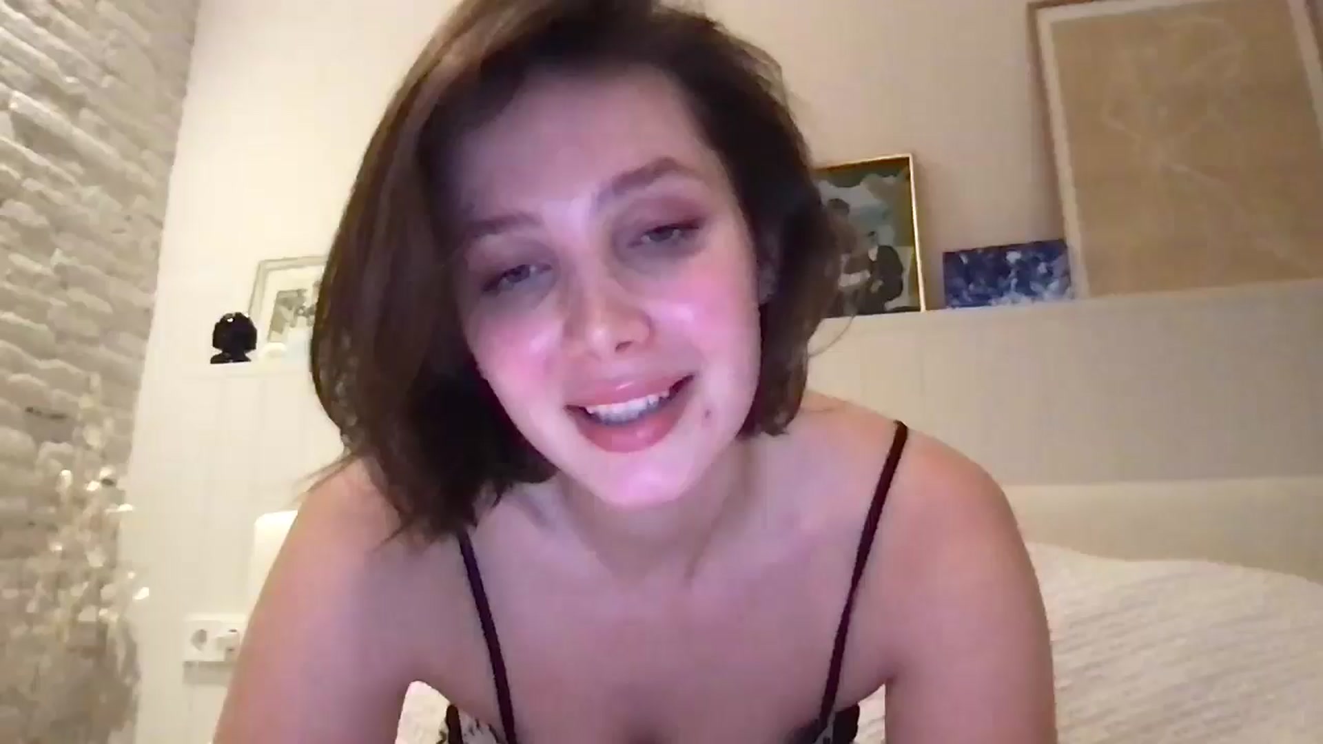 Gallery image thumbnail from LaLune's myfreecams stream on, 02/10/2026, 21:06 image 16 of 20
