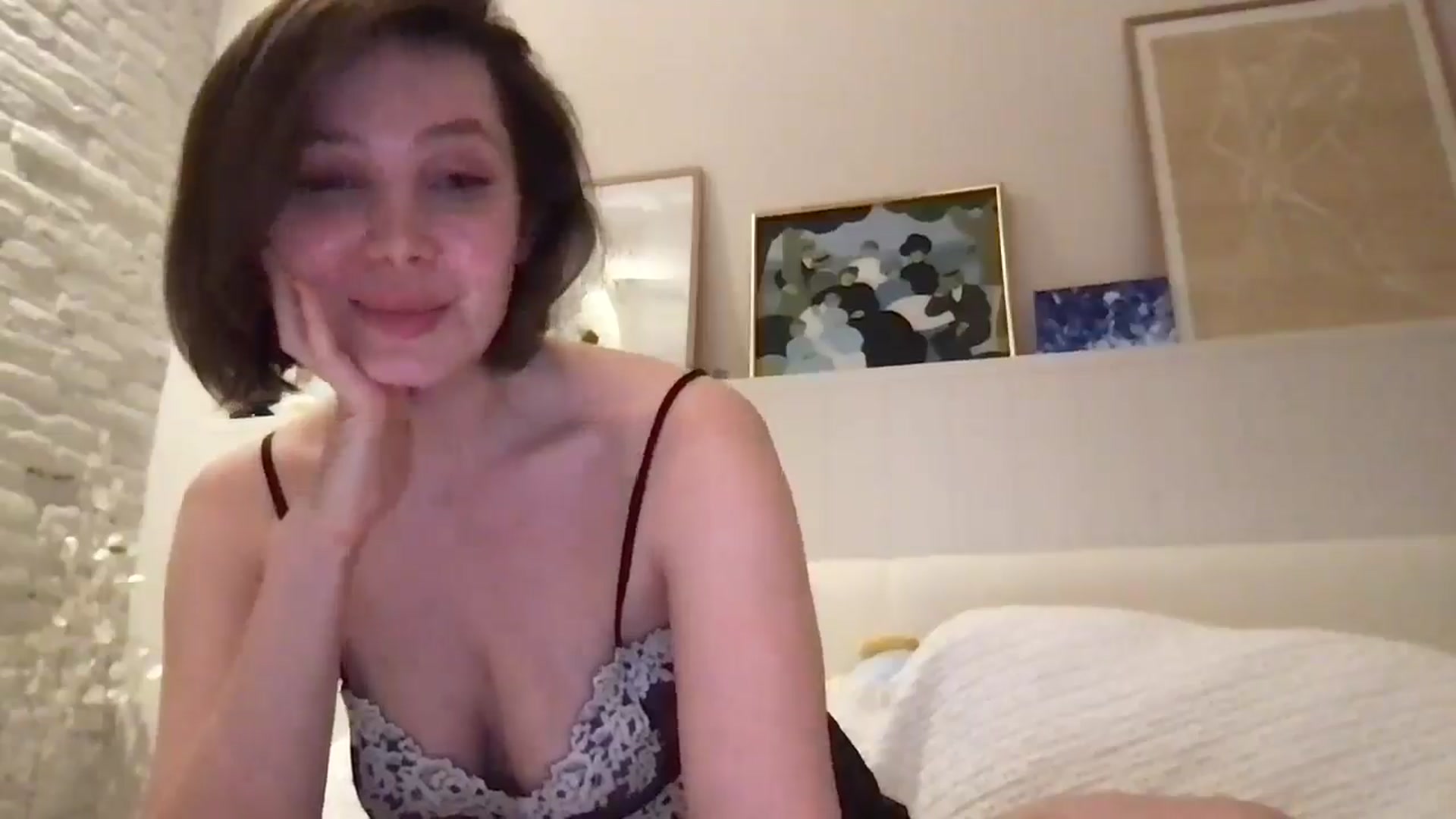 Gallery image thumbnail from LaLune's myfreecams stream on, 02/10/2026, 21:06 image 17 of 20