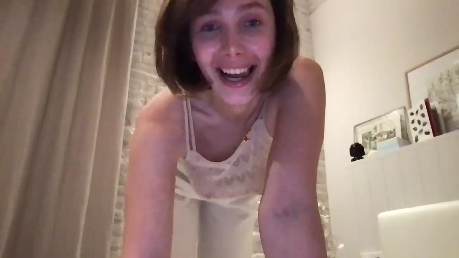 Gallery image thumbnail from LaLune's myfreecams stream on, 02/16/2026, 20:35 image 11 of 20