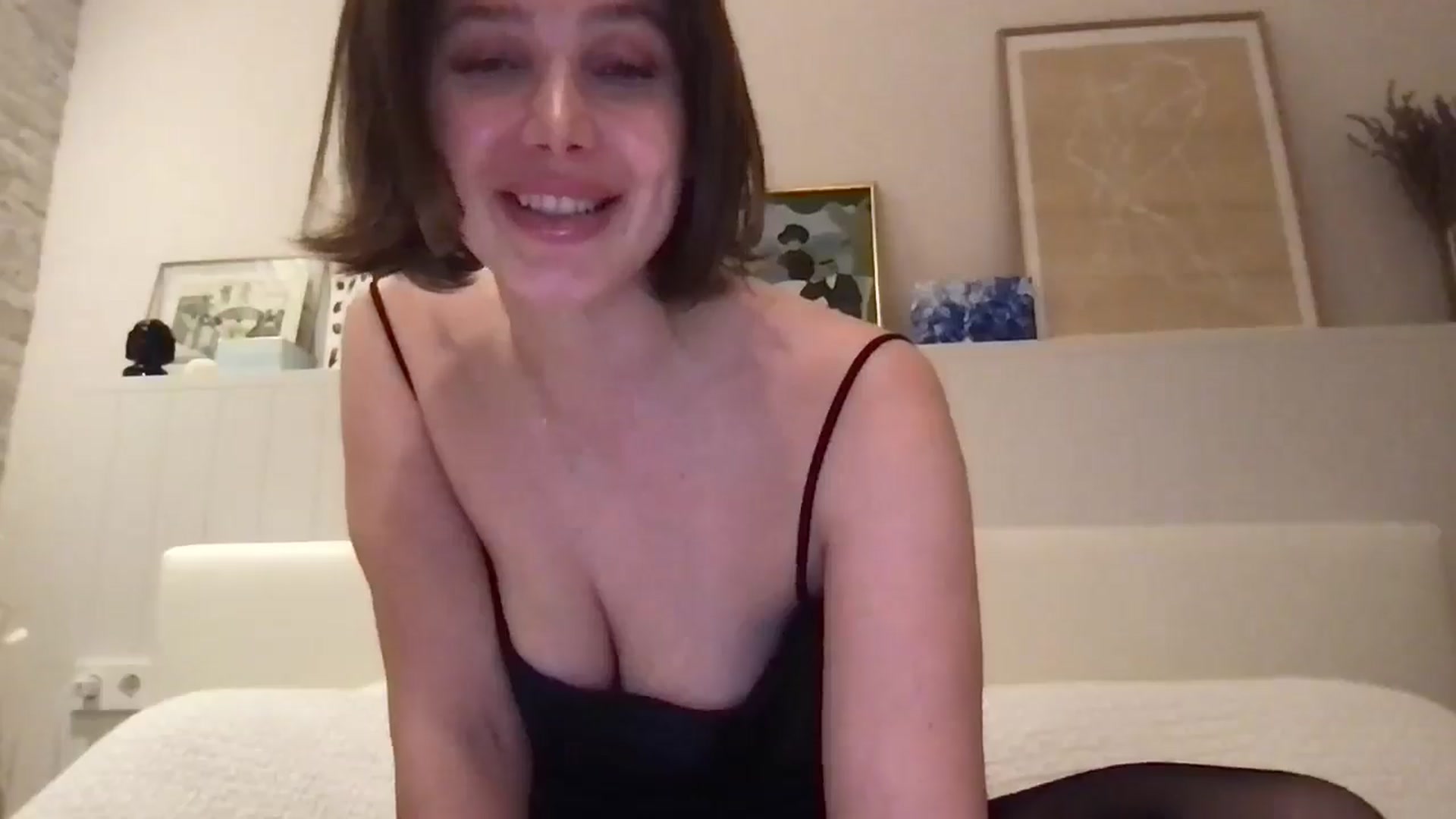 Gallery image thumbnail from LaLune's myfreecams stream on, 02/20/2026, 21:38 image 9 of 20