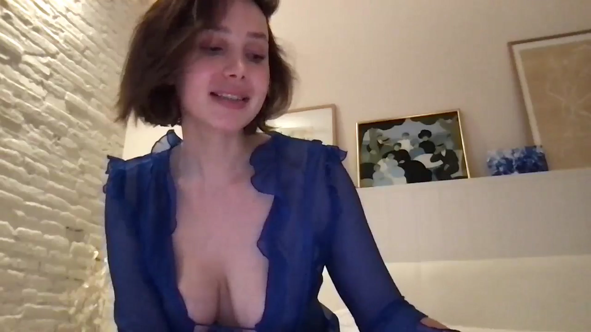 Gallery image thumbnail from LaLune's myfreecams stream on, 05/09/2026, 16:24 image 6 of 20
