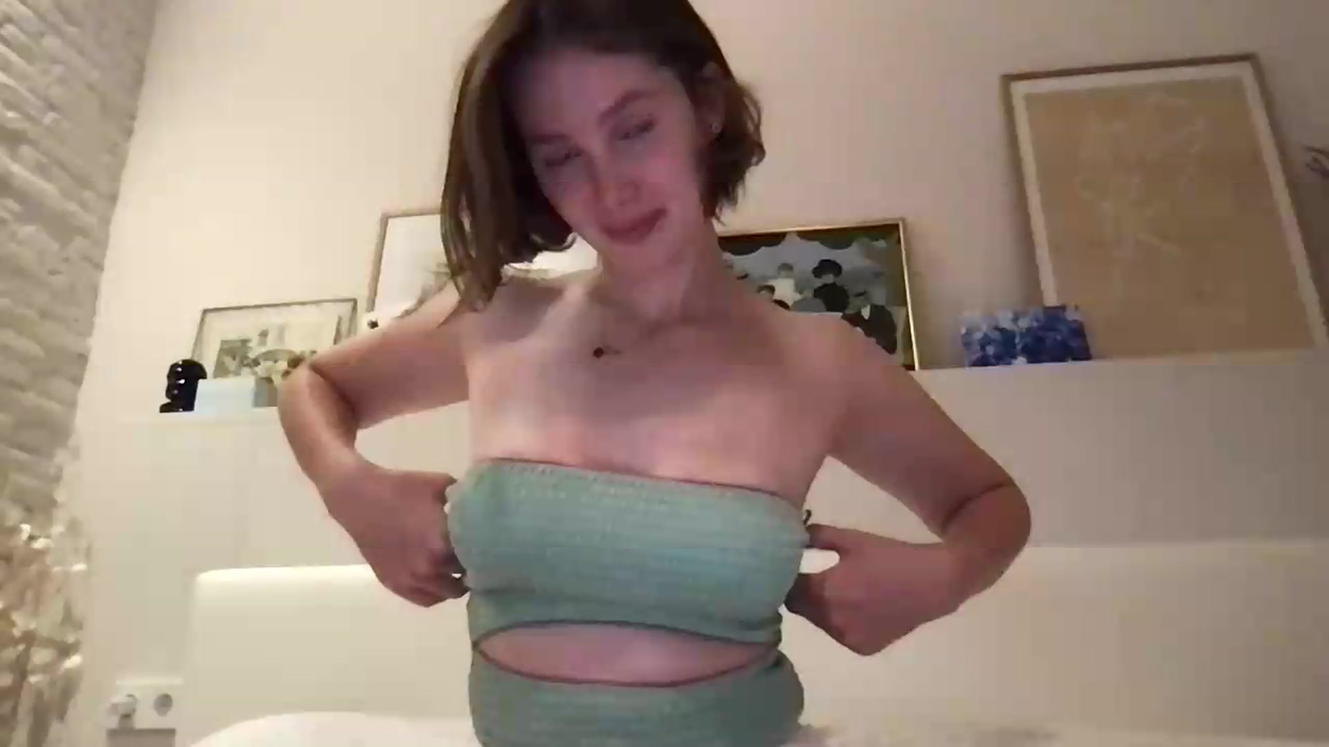 Gallery image thumbnail from LaLune's myfreecams stream on, 05/27/2026, 19:50 image 6 of 20
