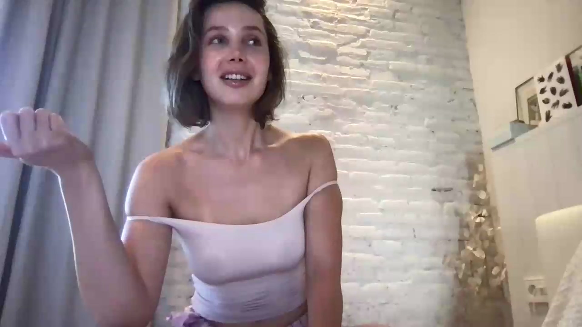 Gallery image thumbnail from LaLune's myfreecams stream on, 06/24/2026, 16:38 image 12 of 20