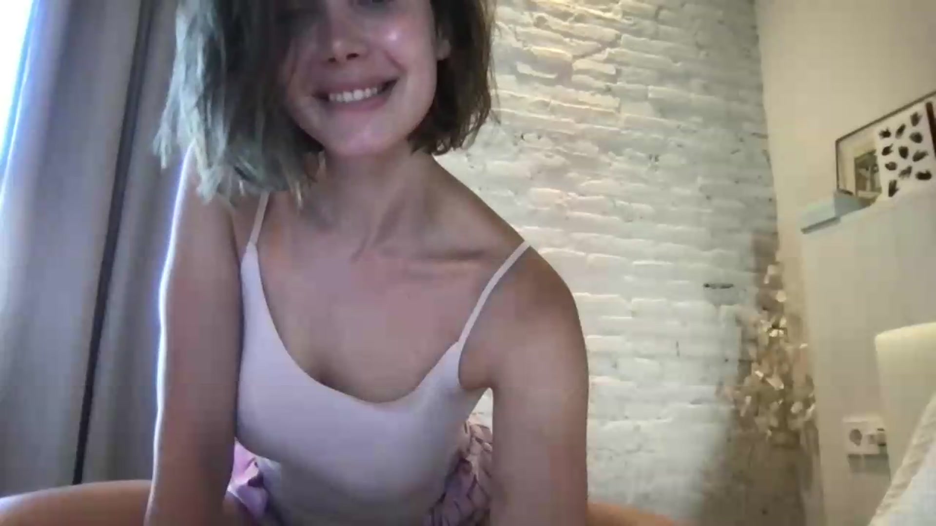 Gallery image thumbnail from LaLune's myfreecams stream on, 06/24/2026, 17:06 image 18 of 20