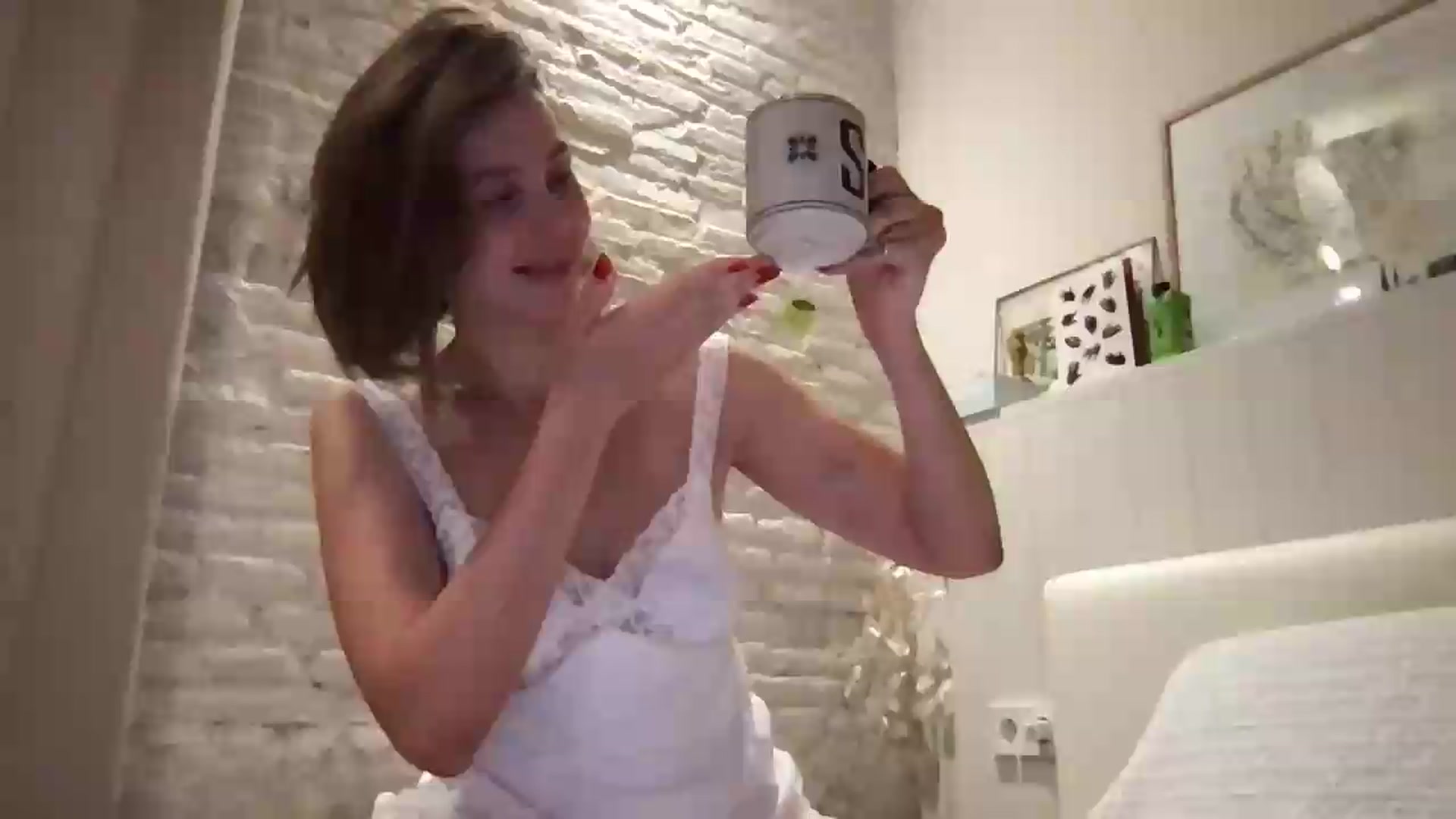Gallery image thumbnail from LaLune's myfreecams stream on, 06/24/2026, 21:43 image 8 of 20