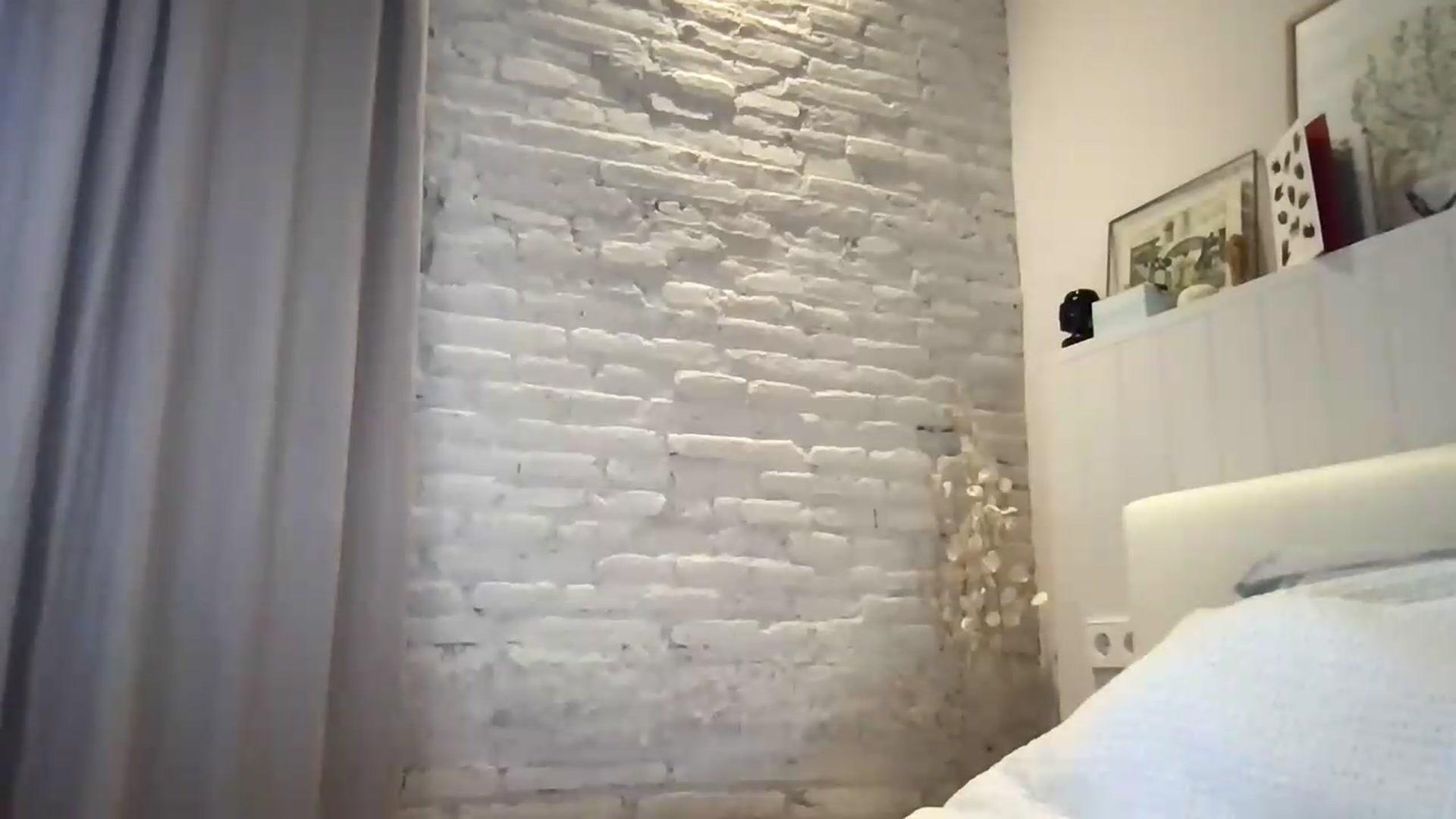 Gallery image thumbnail from LaLune's myfreecams stream on, 07/31/2026, 18:21 image 7 of 20