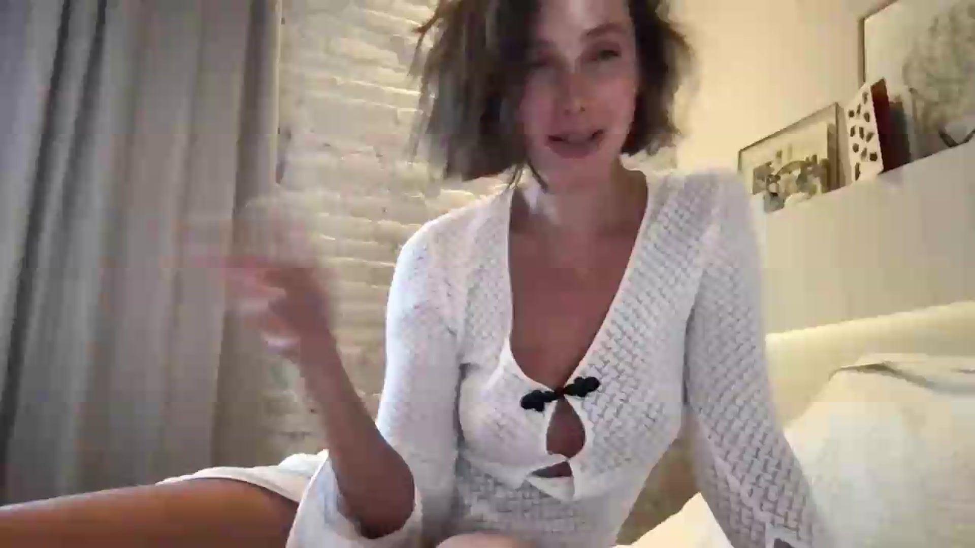 Gallery image thumbnail from LaLune's myfreecams stream on, 07/31/2026, 18:21 image 5 of 20
