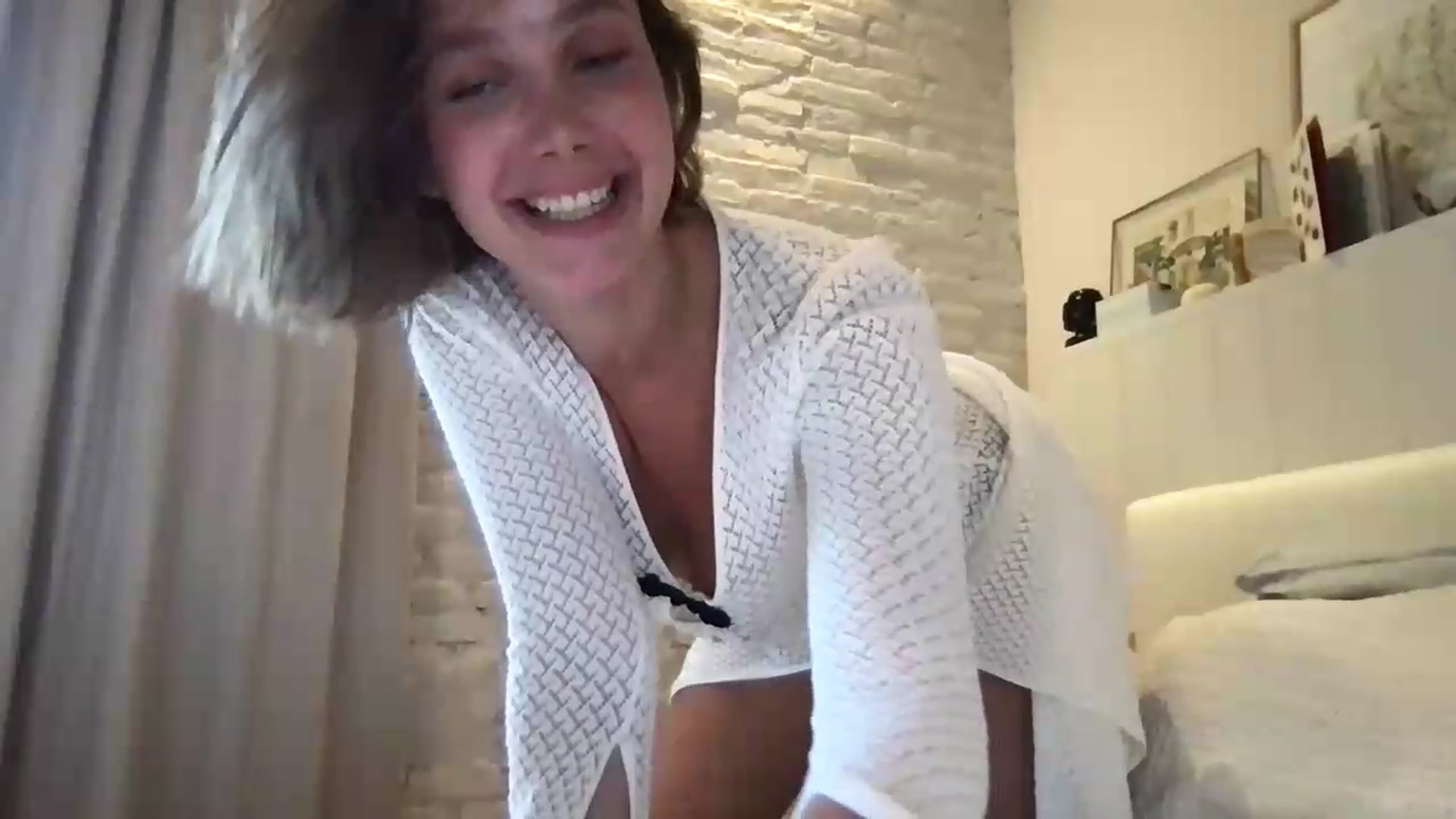 Gallery image thumbnail from LaLune's myfreecams stream on, 07/31/2026, 18:21 image 10 of 20
