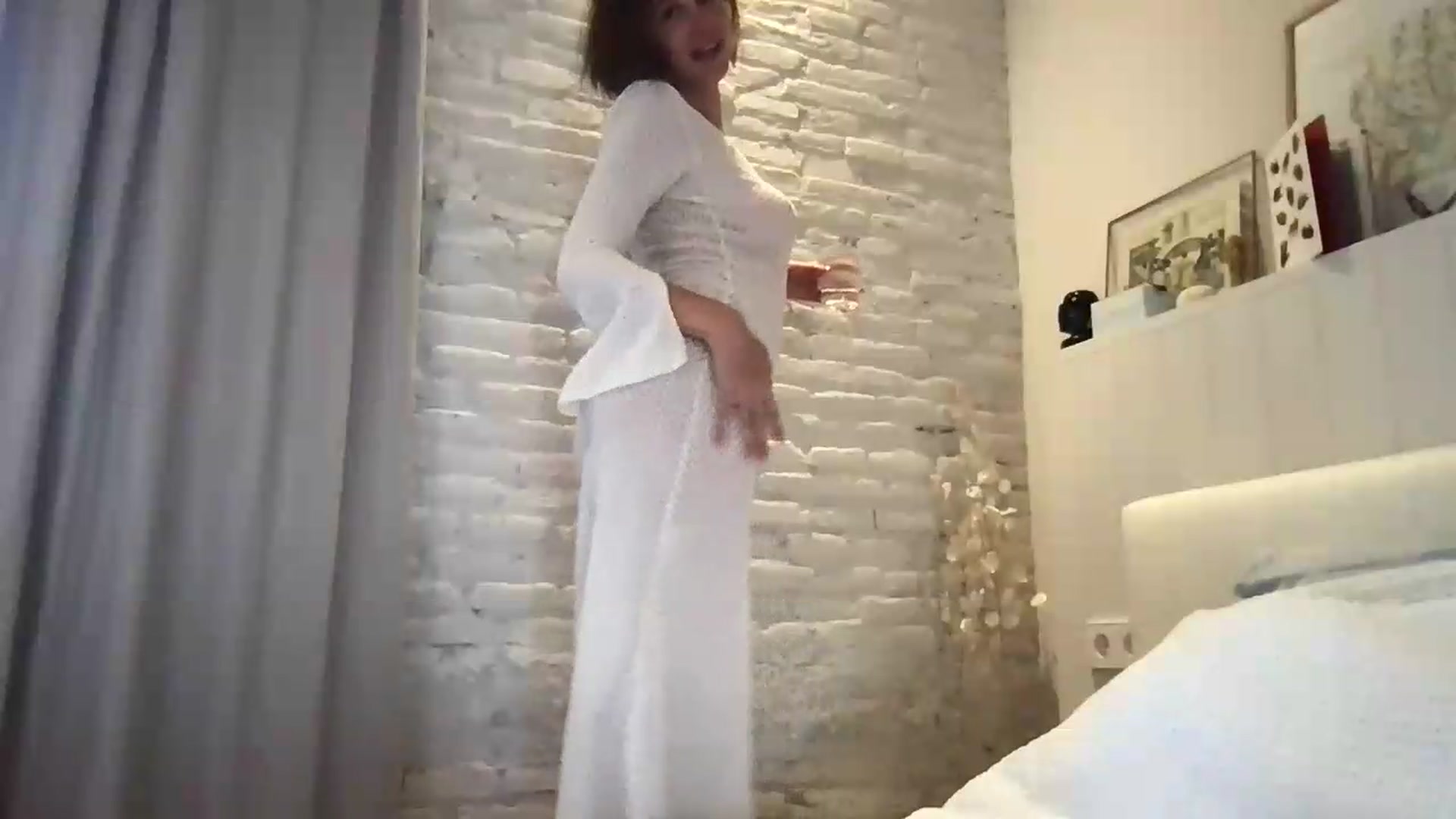 Gallery image thumbnail from LaLune's myfreecams stream on, 07/31/2026, 18:21 image 9 of 20
