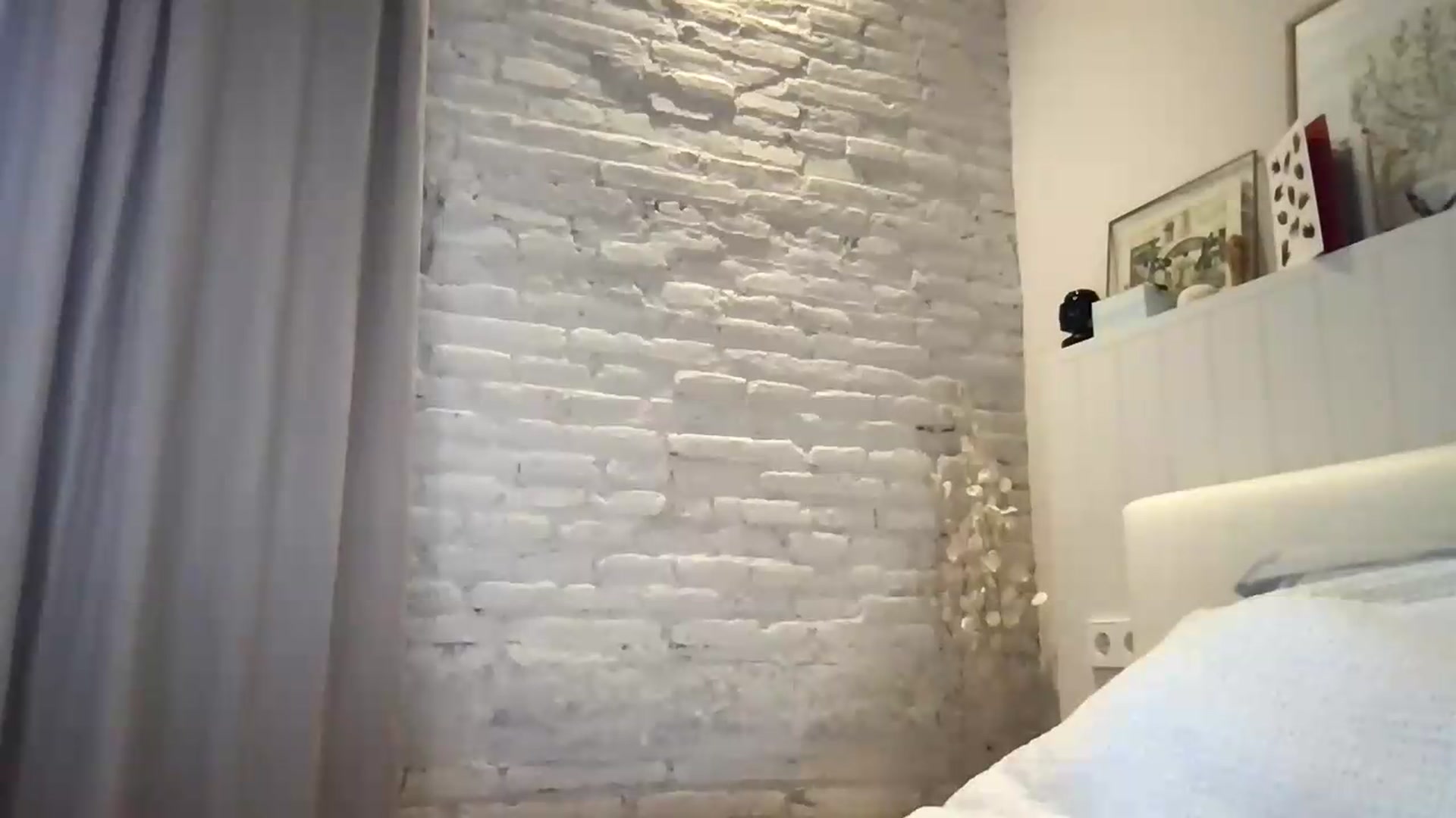 Gallery image thumbnail from LaLune's myfreecams stream on, 07/31/2026, 18:21 image 8 of 20