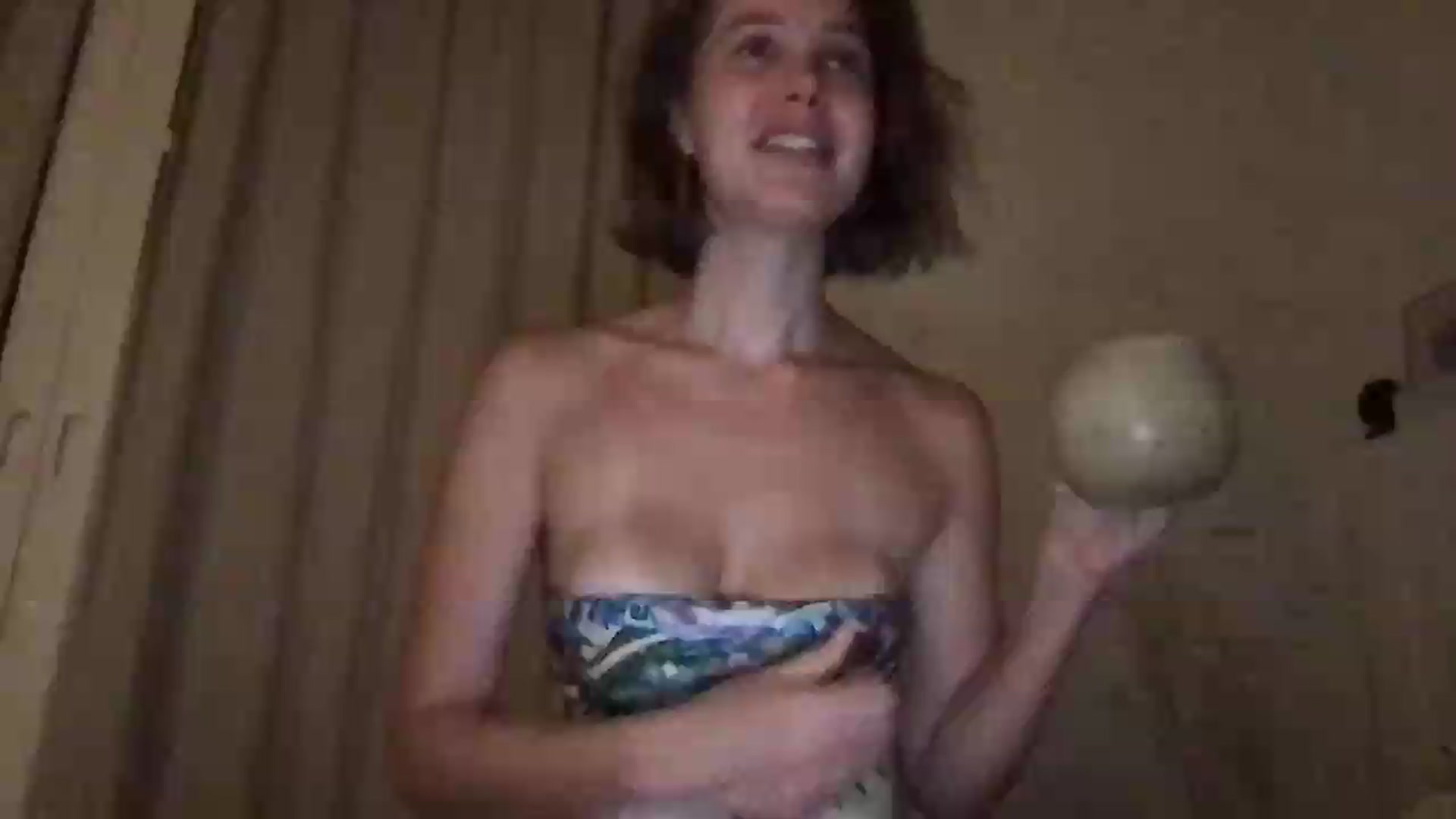 Gallery image thumbnail from LaLune's myfreecams stream on, 08/10/2026, 20:36 image 1 of 20