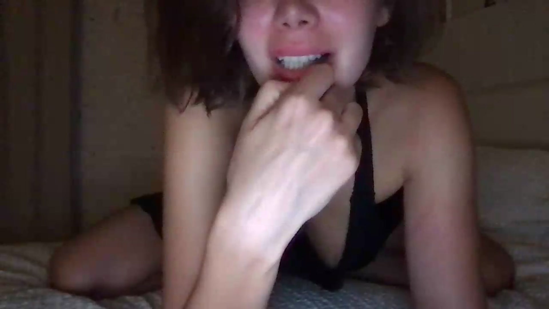 Gallery image thumbnail from LaLune's myfreecams stream on, 08/11/2026, 23:53 image 2 of 20