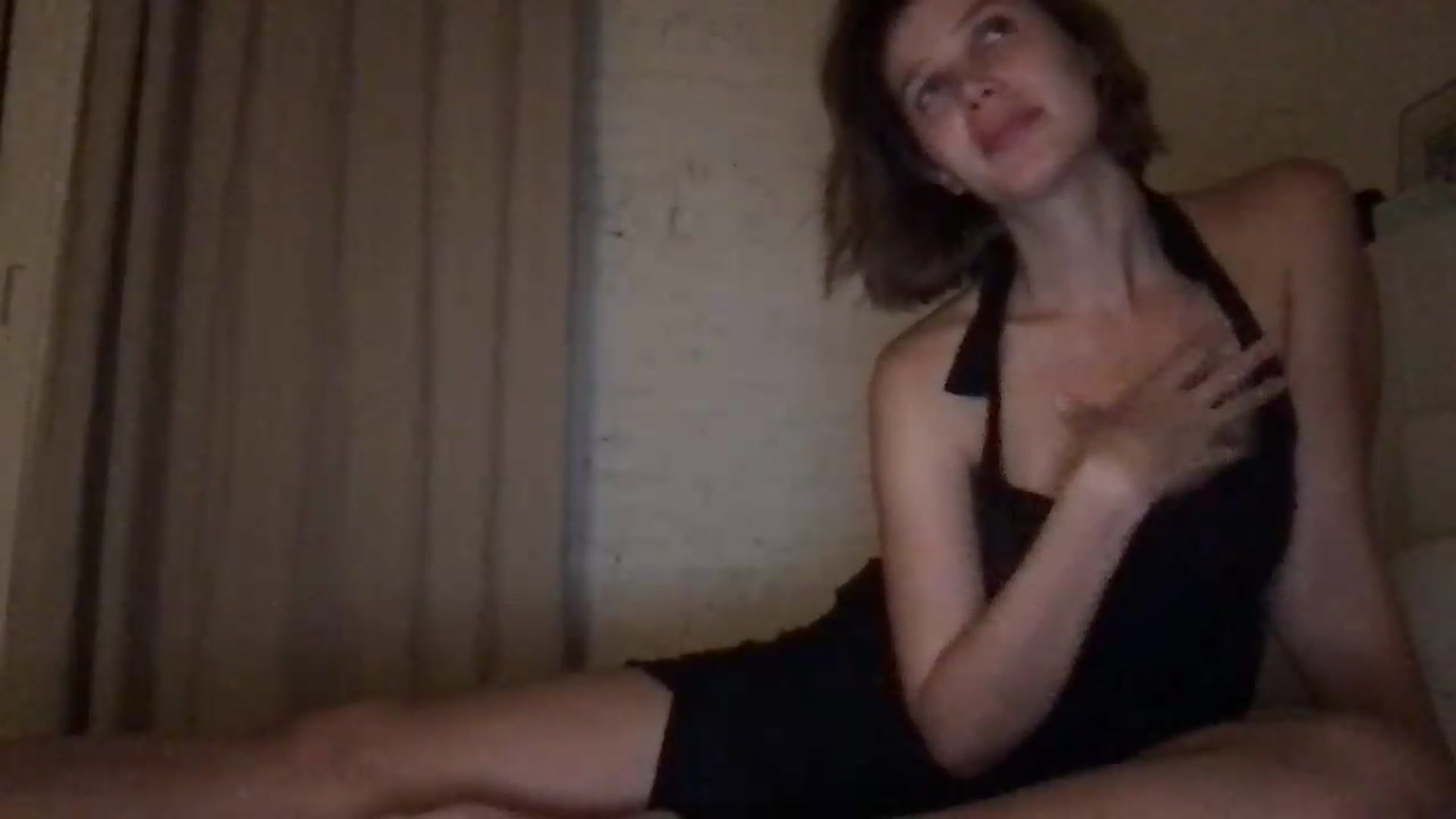Gallery image thumbnail from LaLune's myfreecams stream on, 08/11/2026, 23:53 image 13 of 20