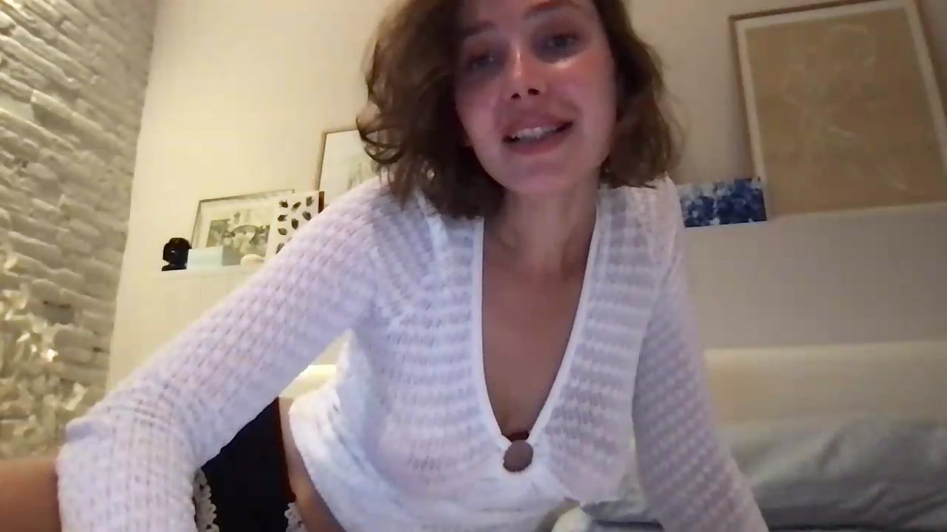 Gallery image thumbnail from LaLune's myfreecams stream on, 08/13/2026, 19:00 image 13 of 20
