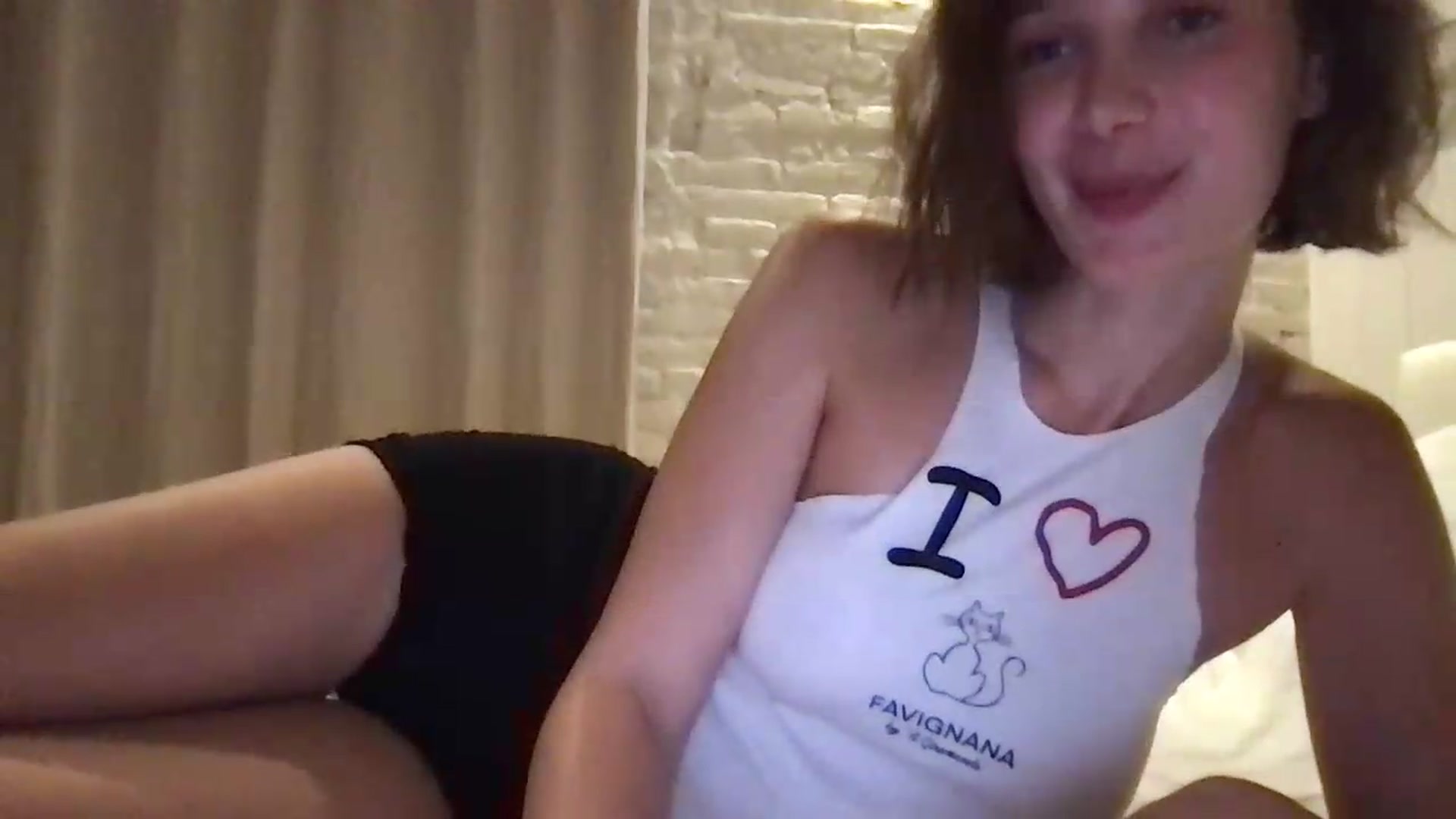 Gallery image thumbnail from LaLune's myfreecams stream on, 08/15/2026, 21:19 image 4 of 20