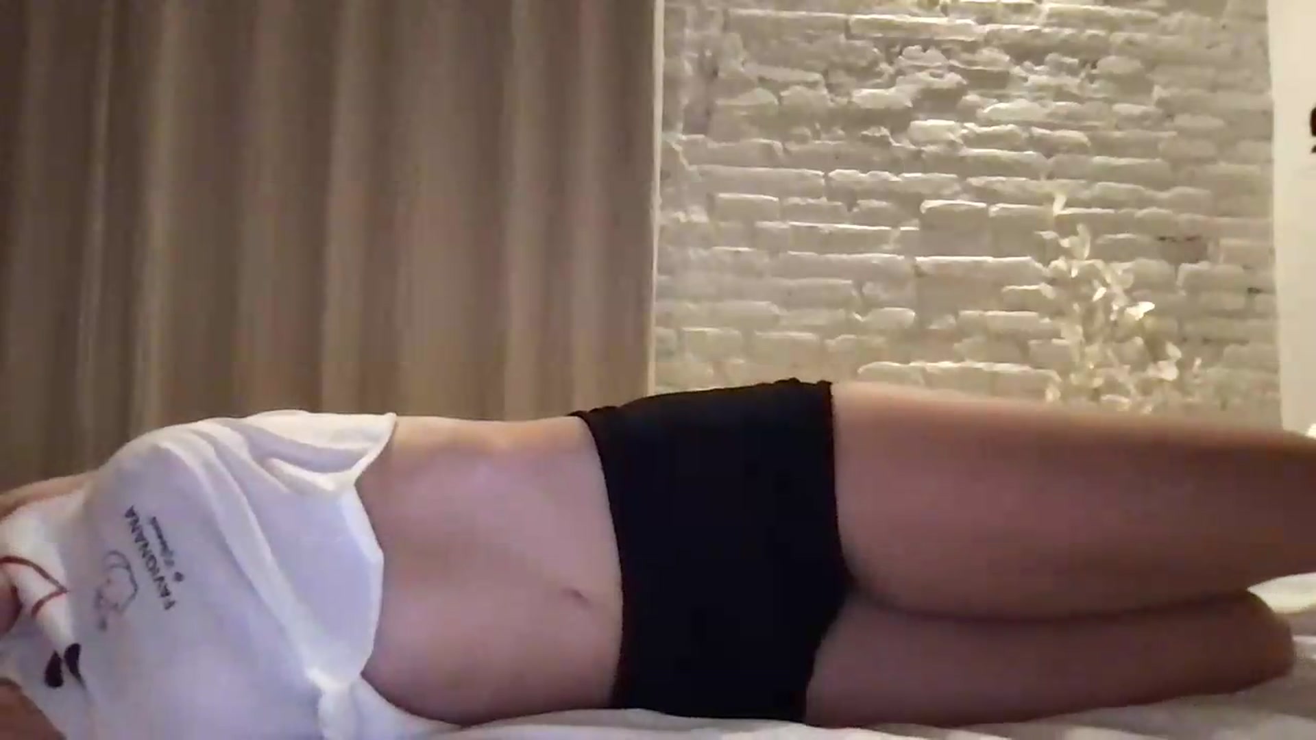 Gallery image thumbnail from LaLune's myfreecams stream on, 08/15/2026, 21:19 image 5 of 20