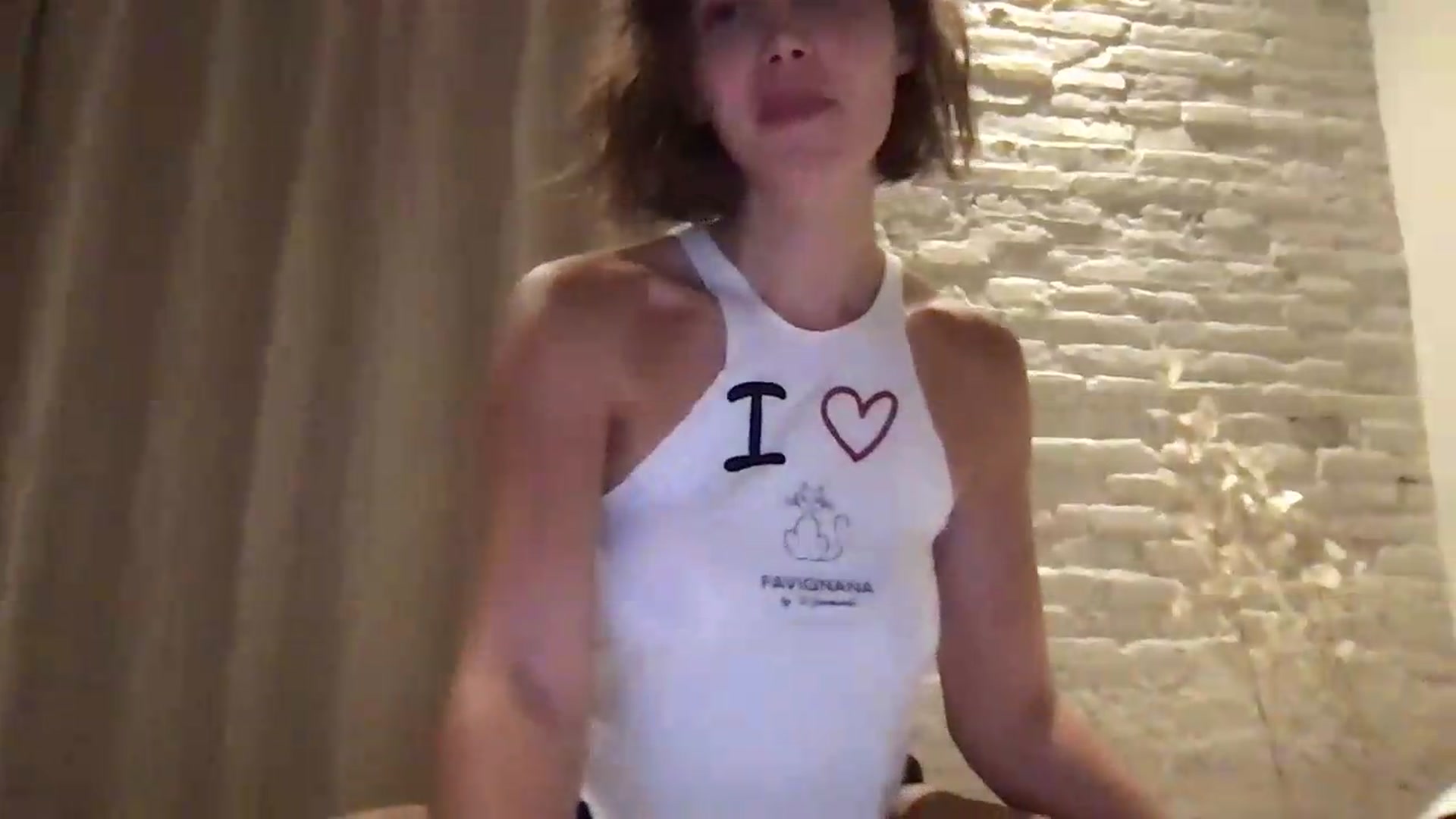 Gallery image thumbnail from LaLune's myfreecams stream on, 08/15/2026, 21:19 image 16 of 20