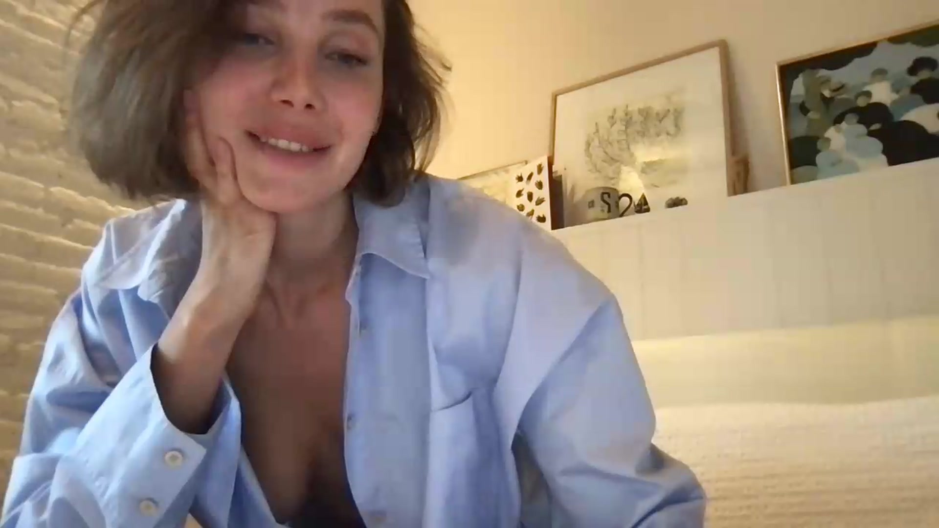 Gallery image thumbnail from LaLune's myfreecams stream on, 08/17/2026, 17:37 image 19 of 20