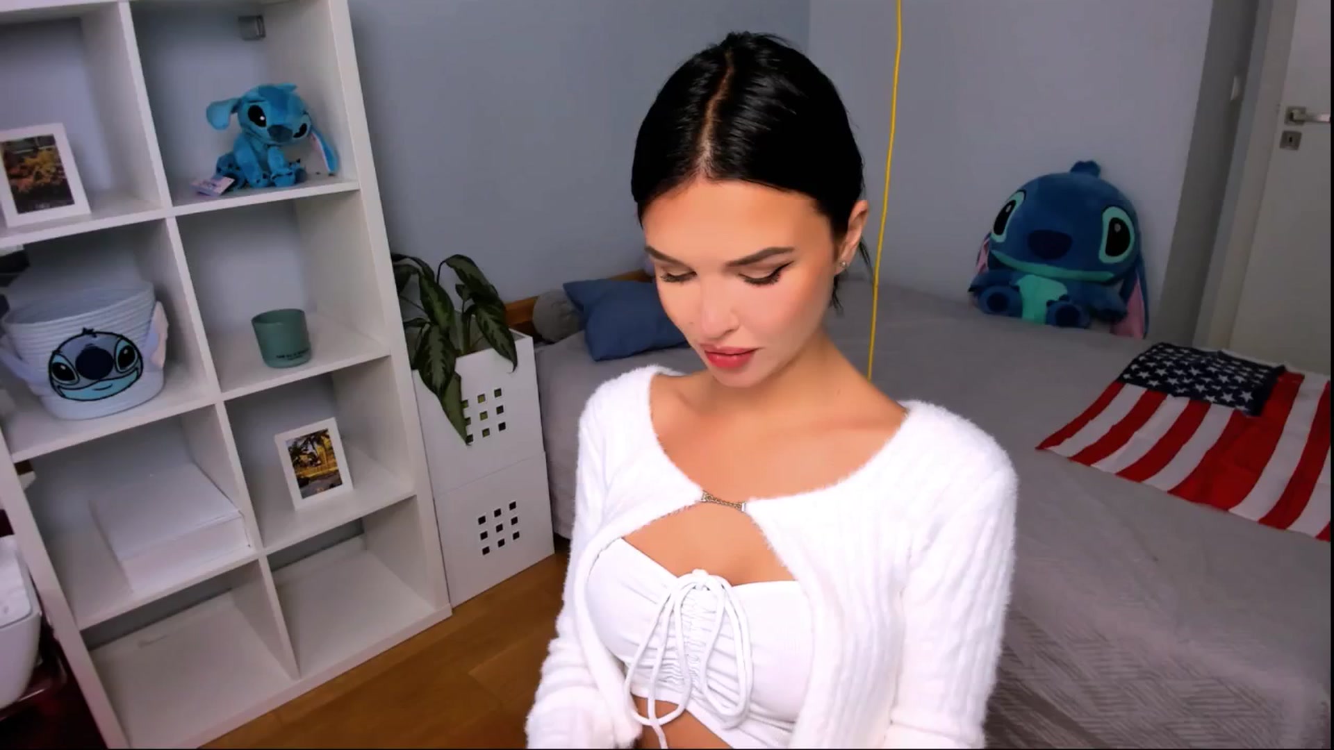 Gallery image thumbnail from LaNuitTresor's myfreecams stream on, 10/21/2024, 13:13 image 2 of 20