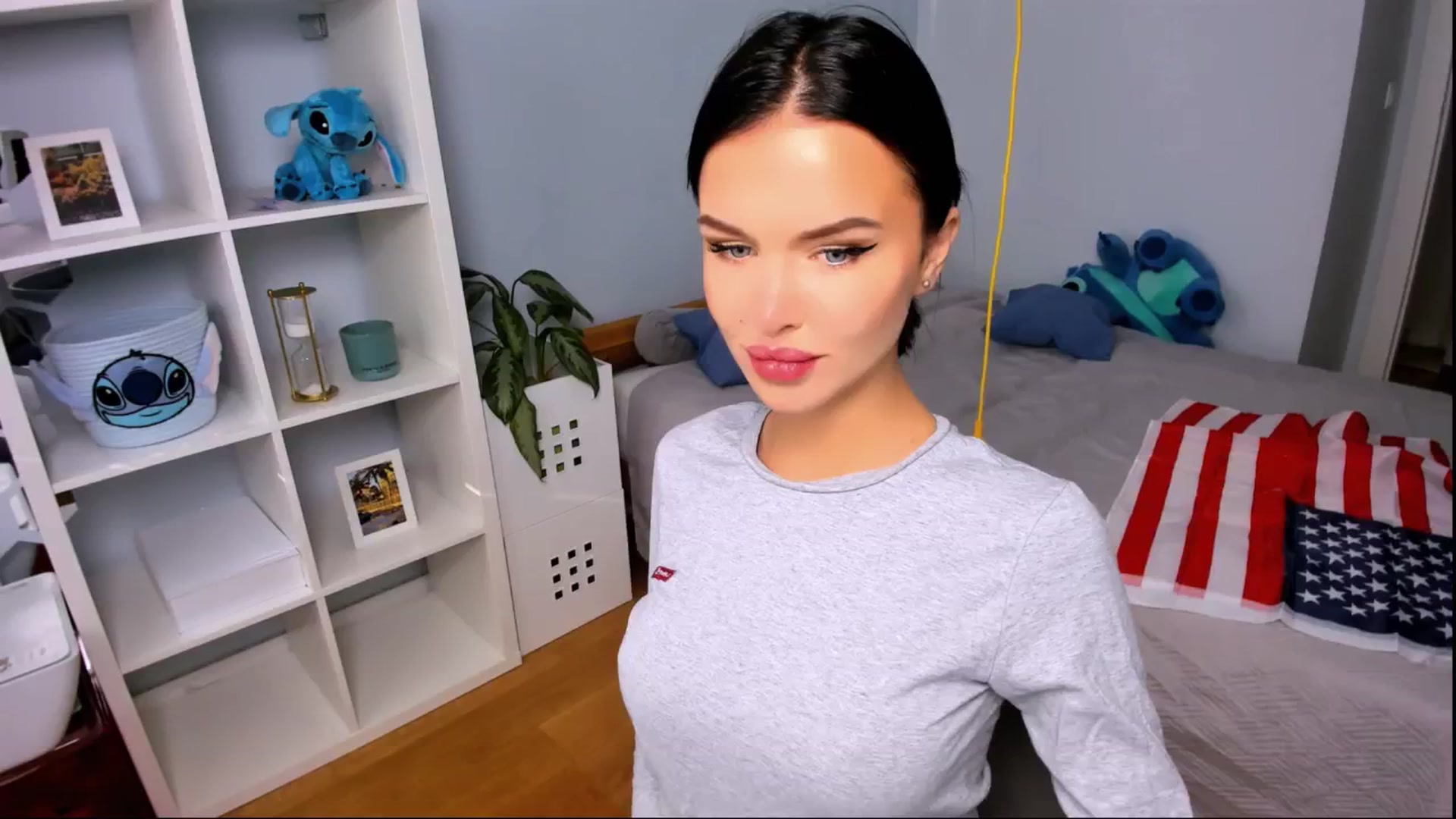 Gallery image thumbnail from LaNuitTresor's myfreecams stream on, 10/22/2024, 12:54 image 6 of 20