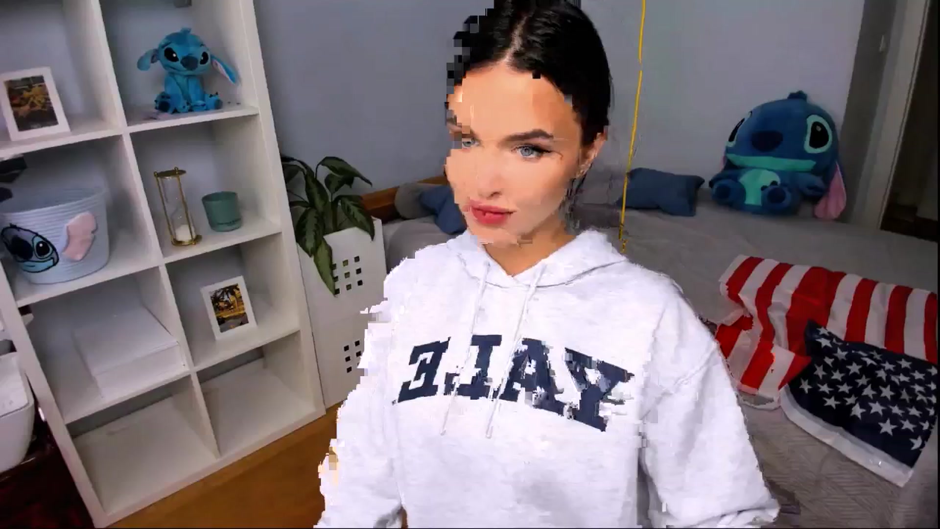 Gallery image thumbnail from LaNuitTresor's myfreecams stream on, 10/23/2024, 12:21 image 3 of 20