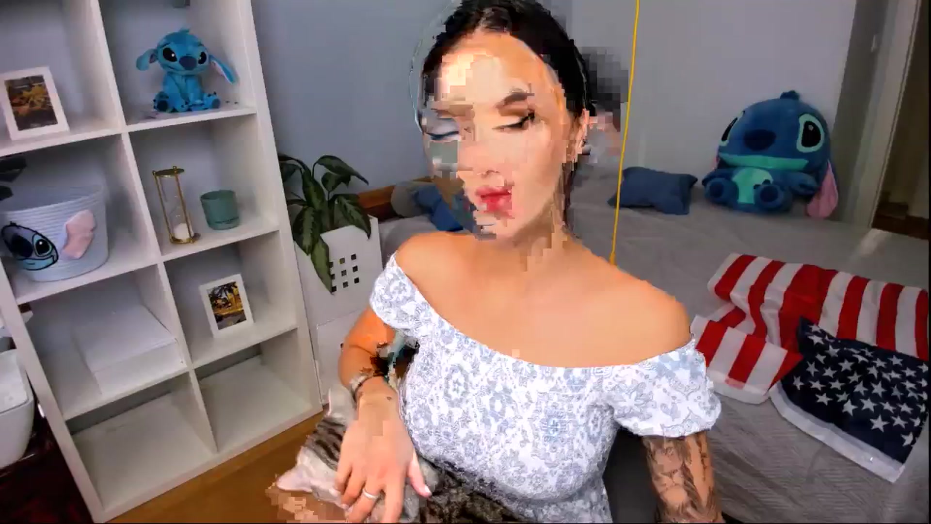 Gallery image thumbnail from LaNuitTresor's myfreecams stream on, 10/23/2024, 12:21 image 18 of 20