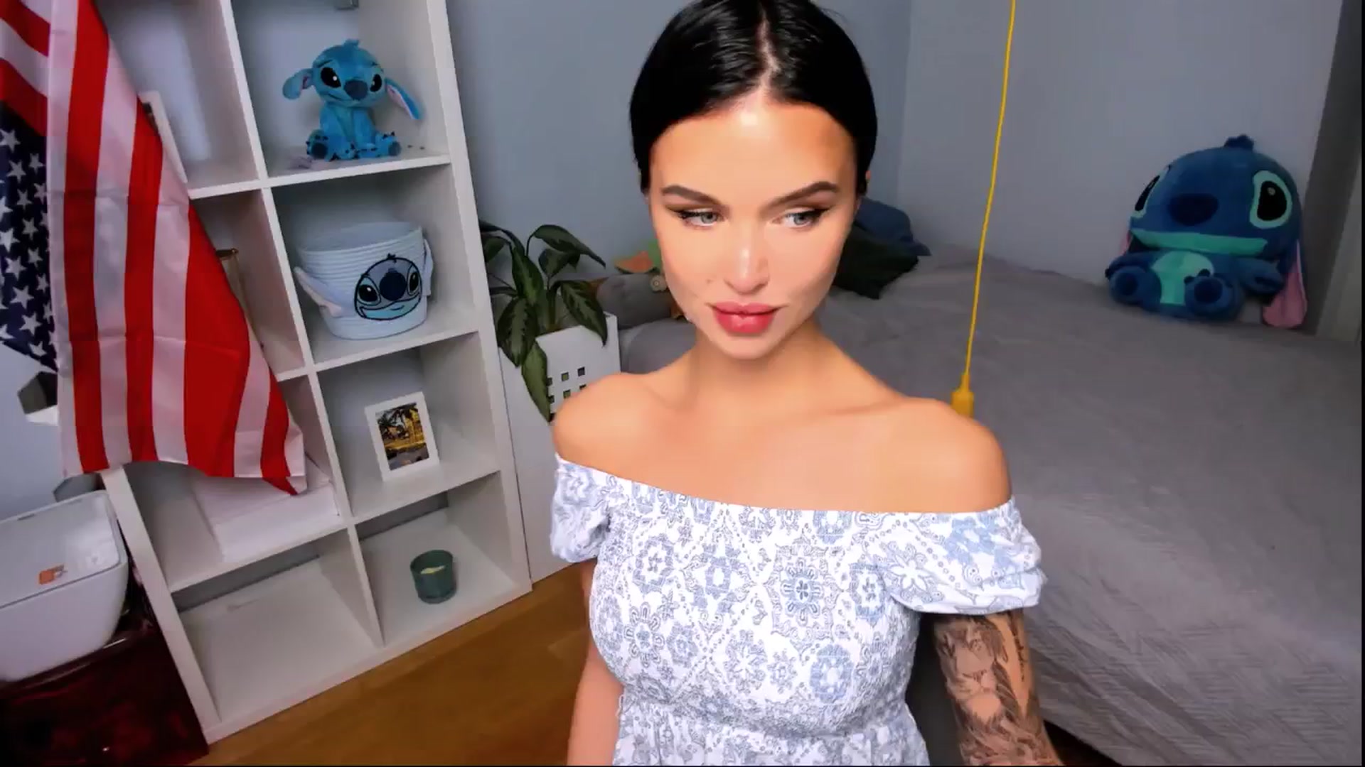 Gallery image thumbnail from LaNuitTresor's myfreecams stream on, 10/23/2024, 14:16 image 8 of 20