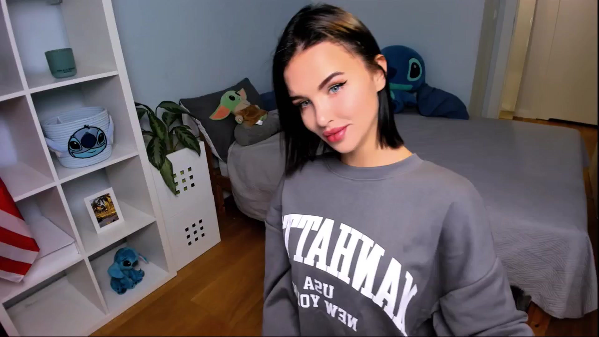 Gallery image thumbnail from LaNuitTresor's myfreecams stream on, 10/27/2024, 15:00 image 1 of 20