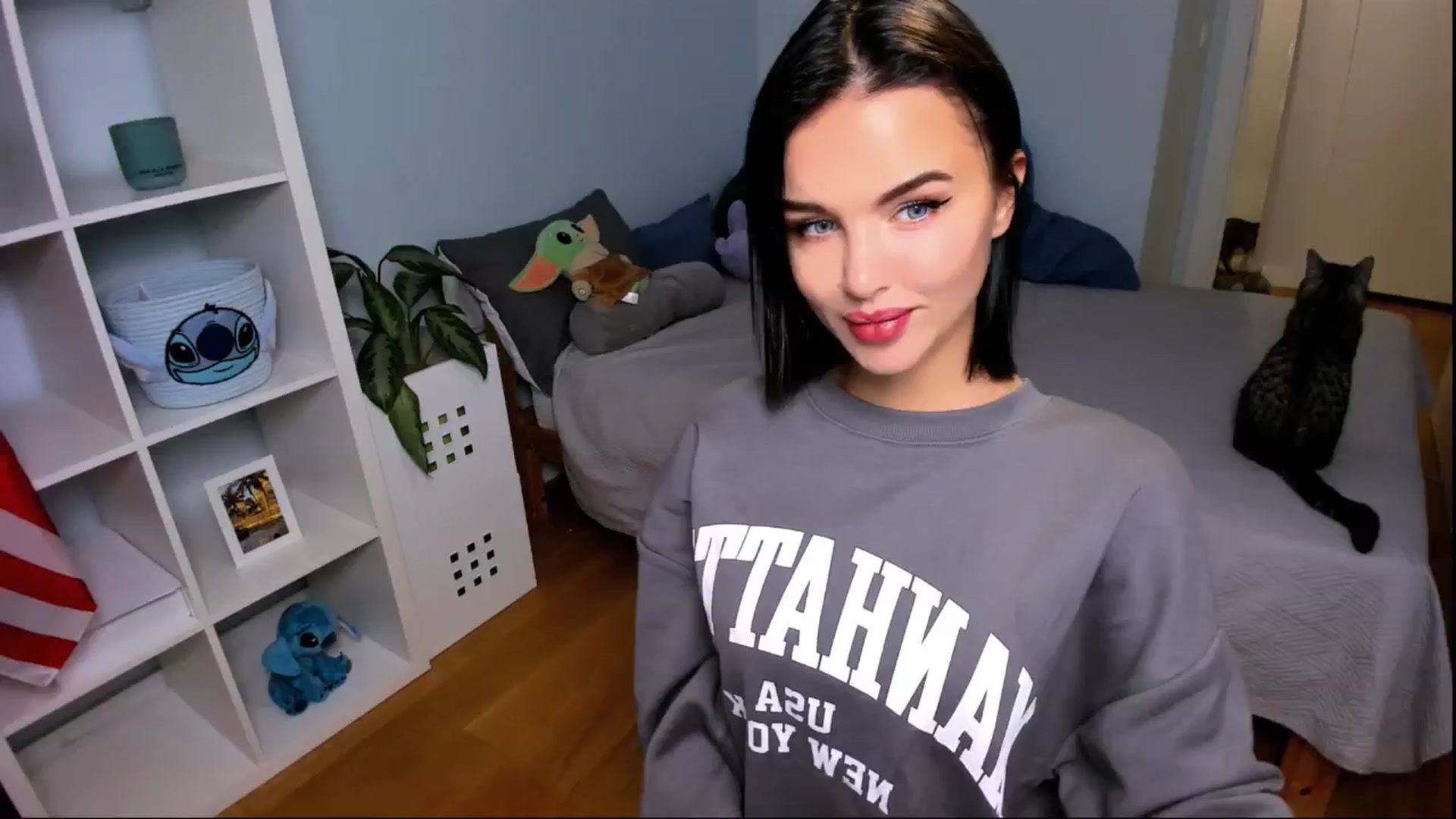 Gallery image thumbnail from LaNuitTresor's myfreecams stream on, 10/27/2024, 15:00 image 2 of 20