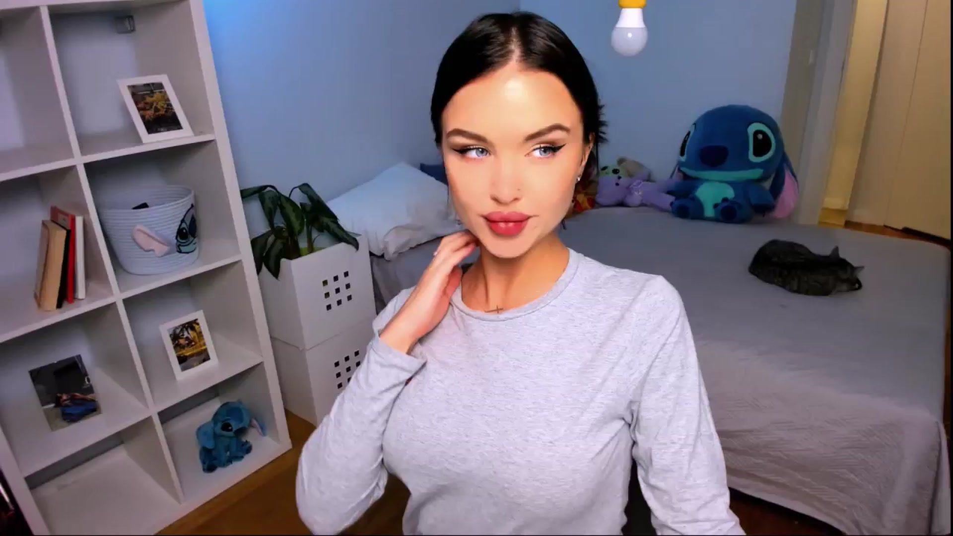 Gallery image thumbnail from LaNuitTresor's myfreecams stream on, 11/20/2024, 14:20 image 17 of 20