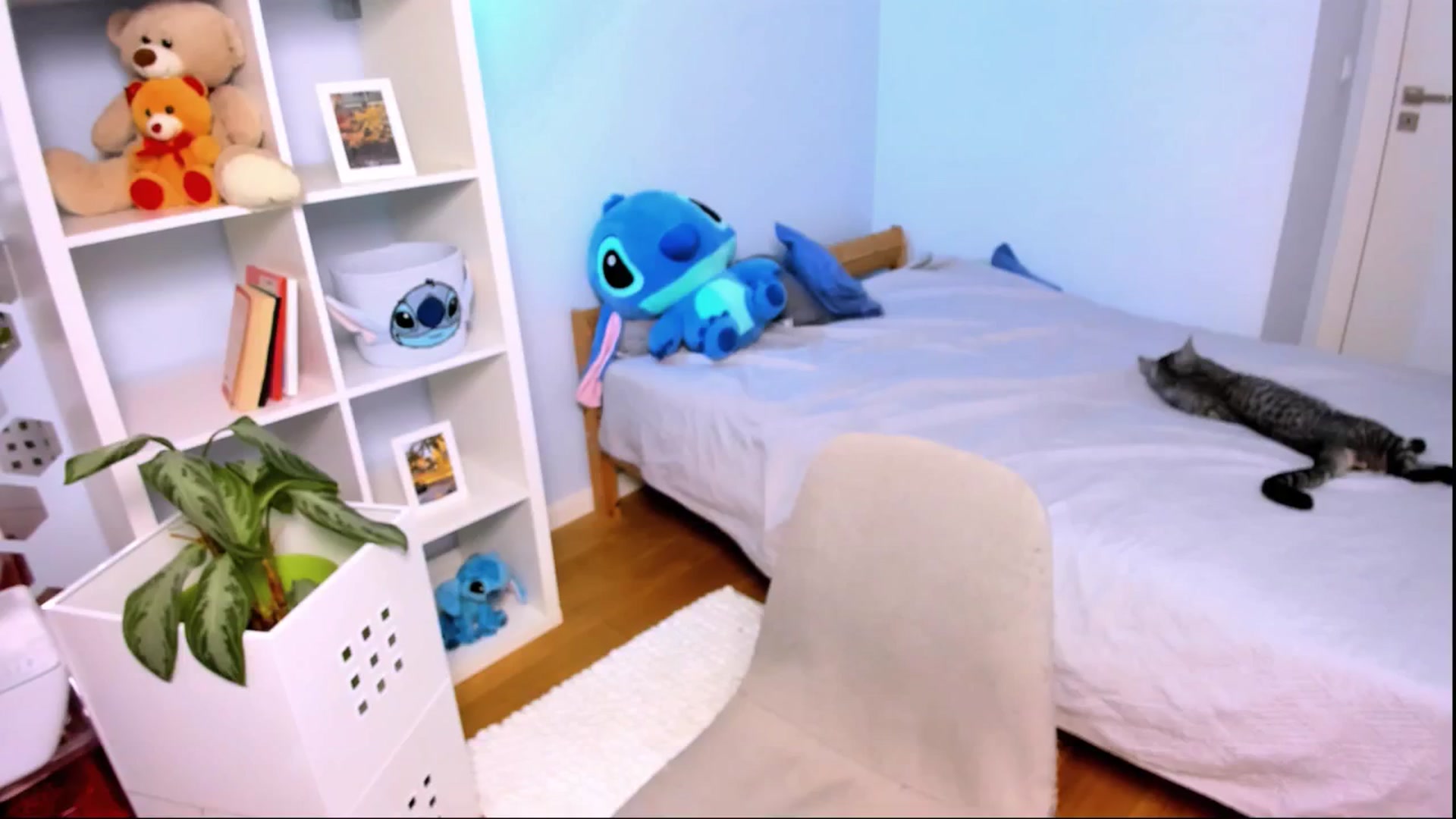 Gallery image thumbnail from LaNuitTresor's myfreecams stream on, 11/26/2024, 15:23 image 19 of 20