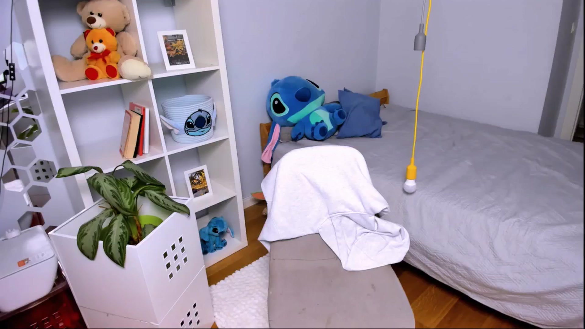 Gallery image thumbnail from LaNuitTresor's myfreecams stream on, 11/27/2024, 15:48 image 10 of 20