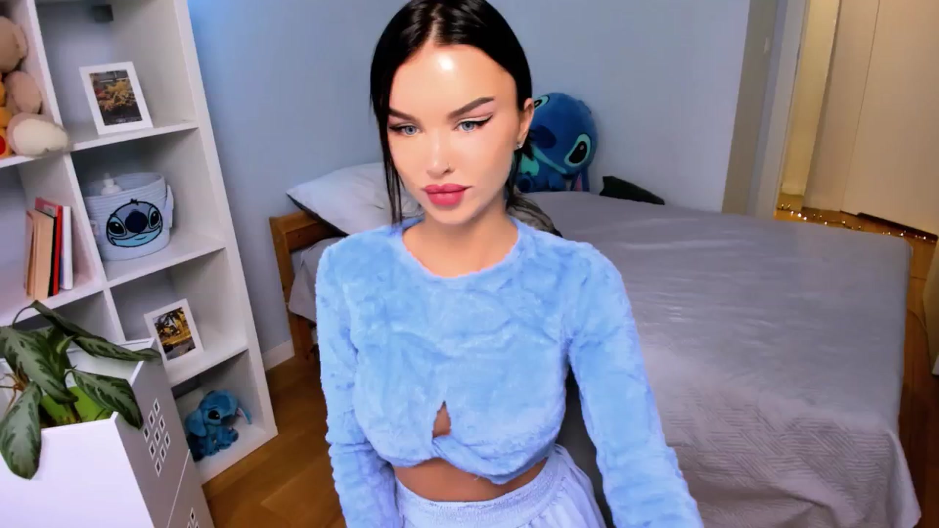 Gallery image thumbnail from LaNuitTresor's myfreecams stream on, 12/18/2024, 12:04 image 15 of 20