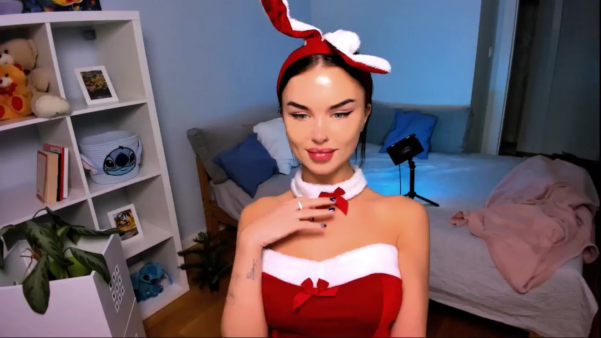 Gallery image thumbnail from LaNuitTresor's myfreecams stream on, 12/24/2024, 20:22 image 20 of 20