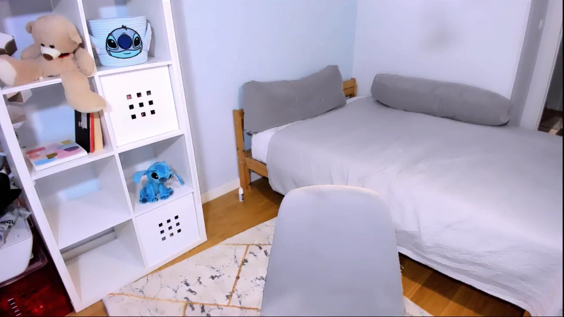 Gallery image thumbnail from LaNuitTresor's myfreecams stream on, 01/06/2025, 18:17 image 17 of 20