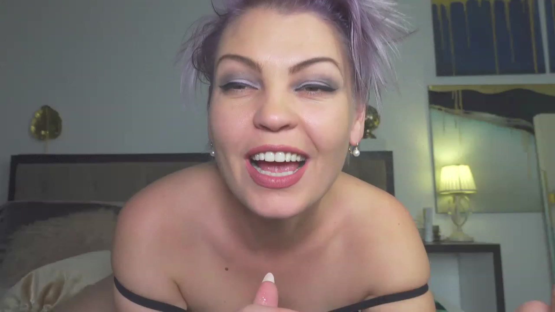 Gallery image thumbnail from LaSeductrice's myfreecams stream on, 12/21/2022, 21:49 image 10 of 20