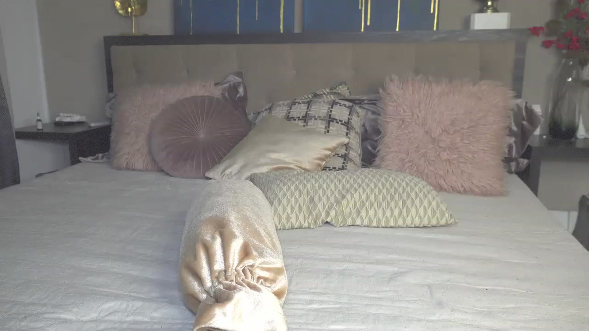 Gallery image thumbnail from LaSeductrice's myfreecams stream on, 03/09/2023, 14:51 image 13 of 20