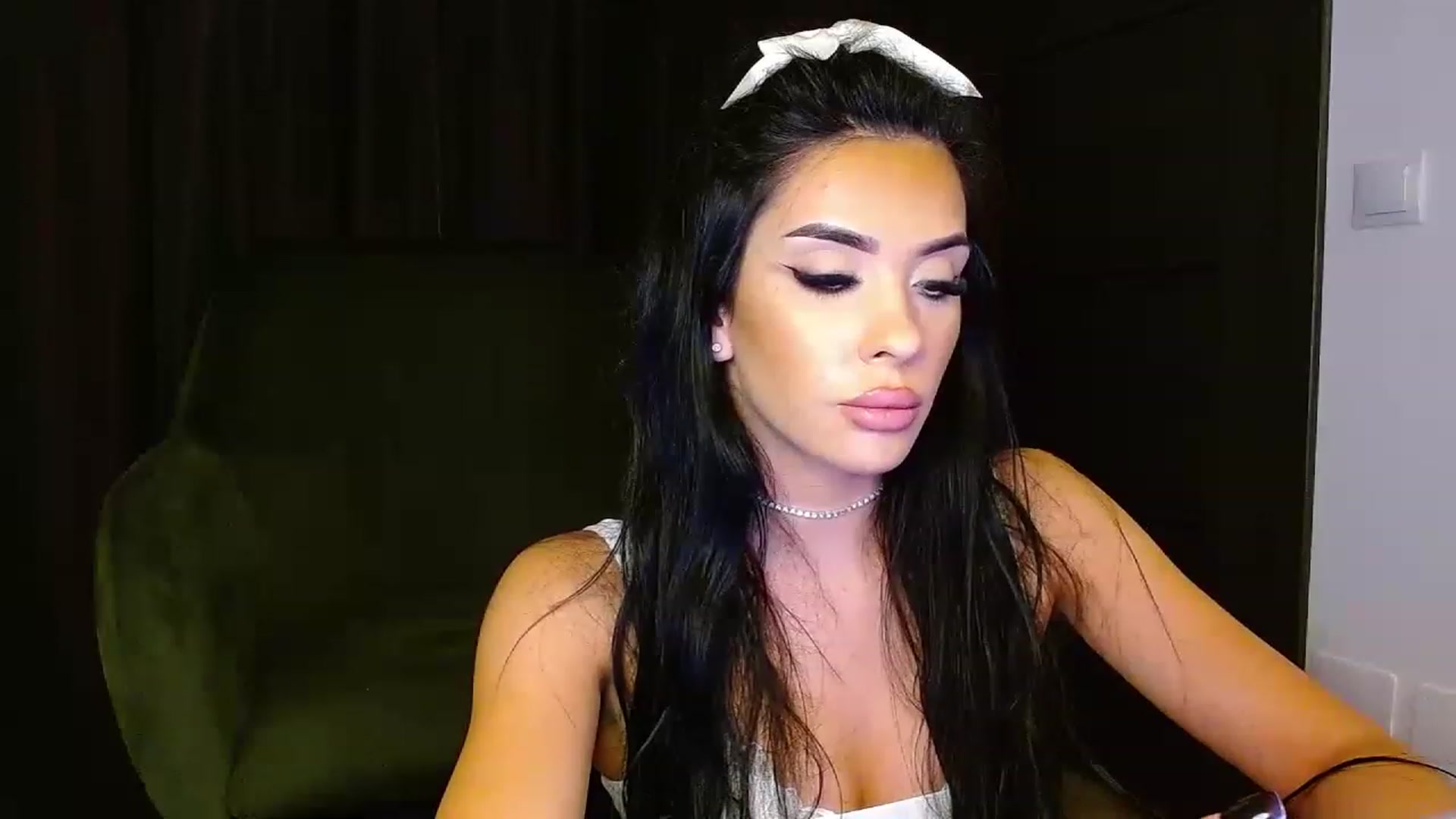 Gallery image thumbnail from La_bandida's myfreecams stream on, 06/27/2023, 23:33 image 18 of 20