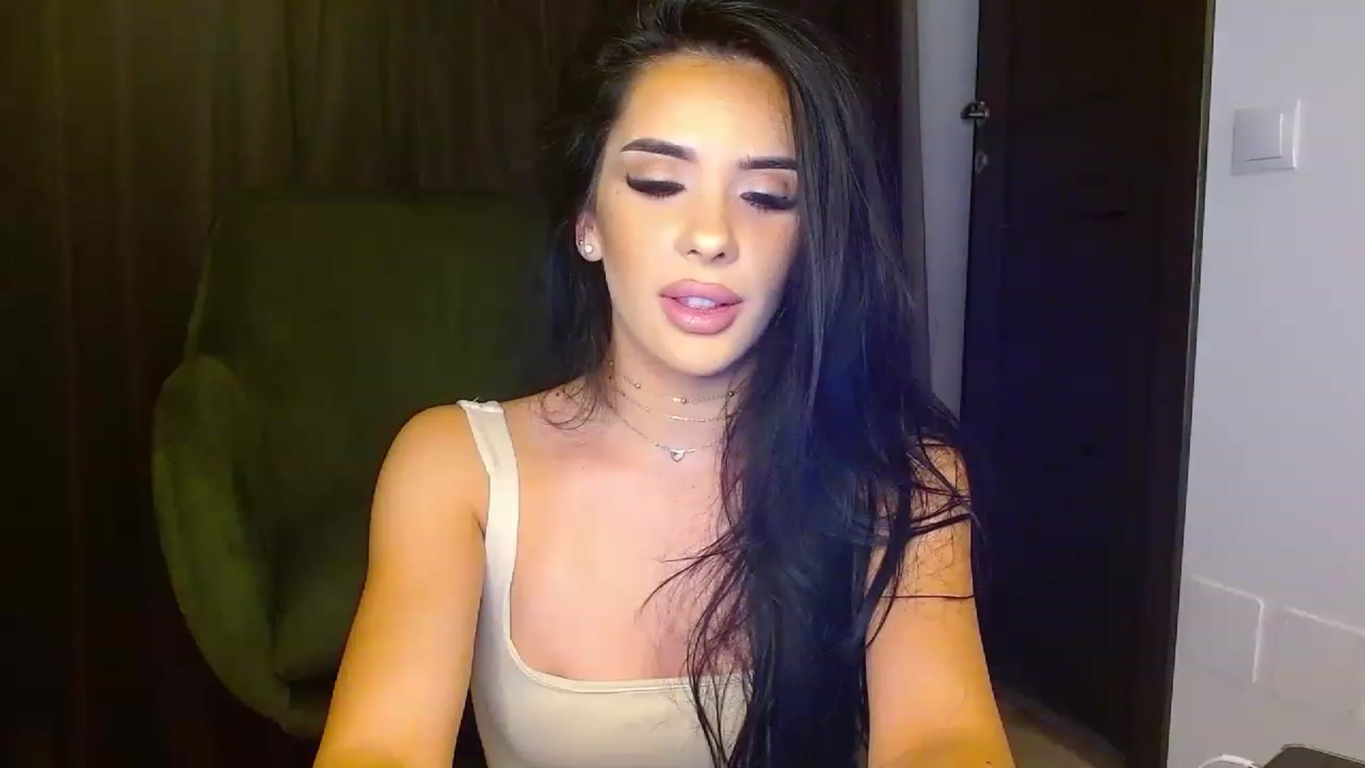 Gallery image thumbnail from La_bandida's myfreecams stream on, 07/05/2023, 20:54 image 16 of 20
