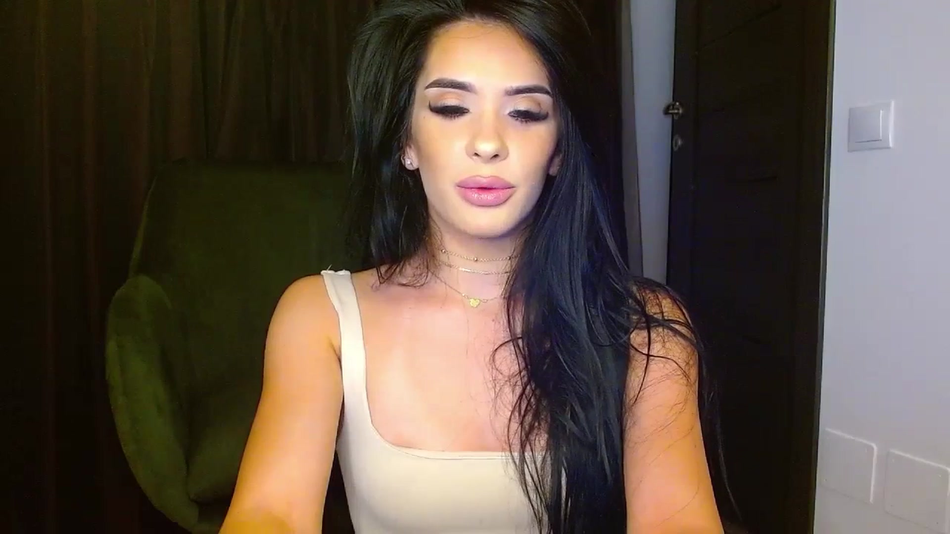 Gallery image thumbnail from La_bandida's myfreecams stream on, 07/05/2023, 21:40 image 3 of 20