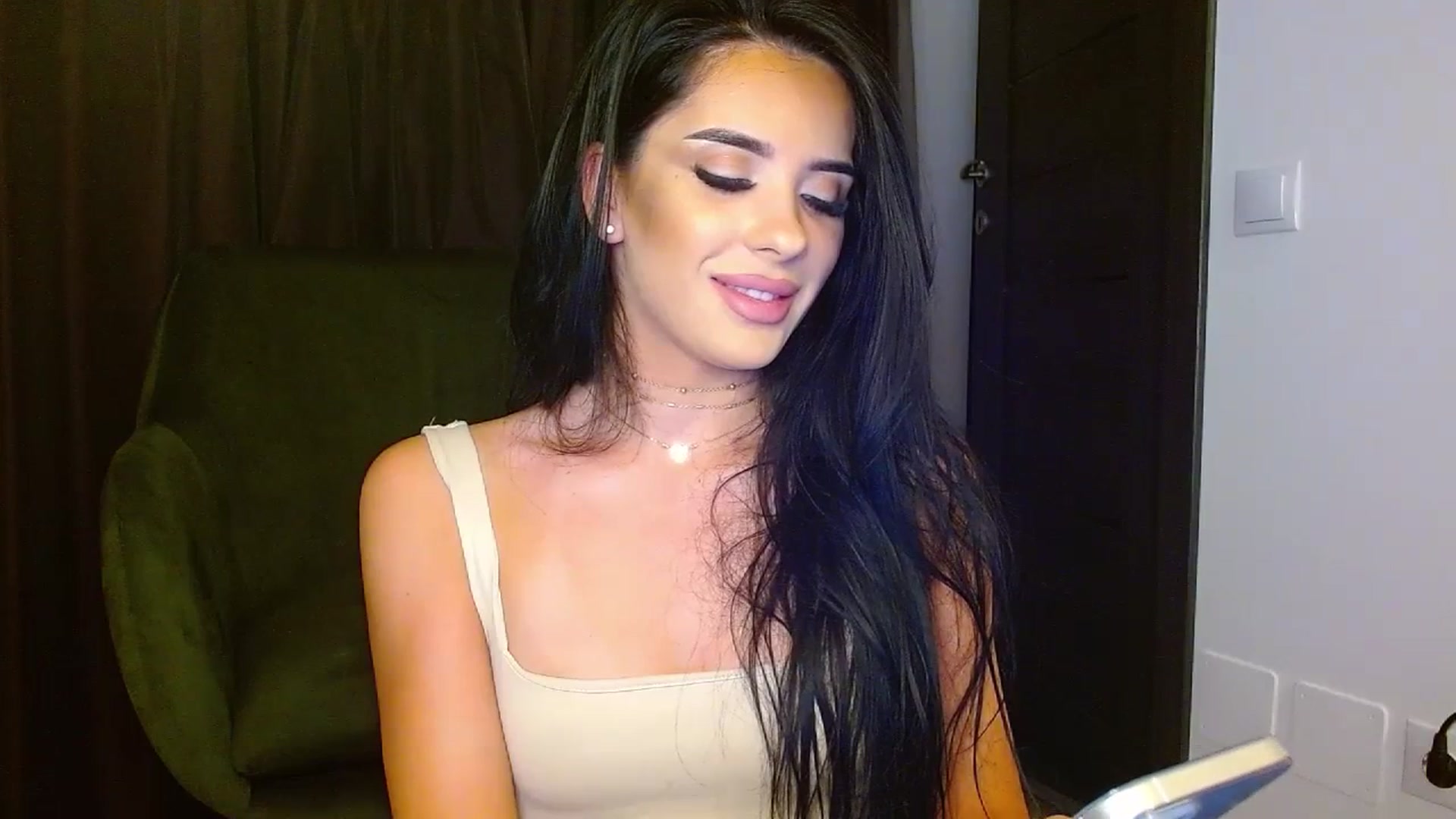Gallery image thumbnail from La_bandida's myfreecams stream on, 07/05/2023, 21:40 image 9 of 20