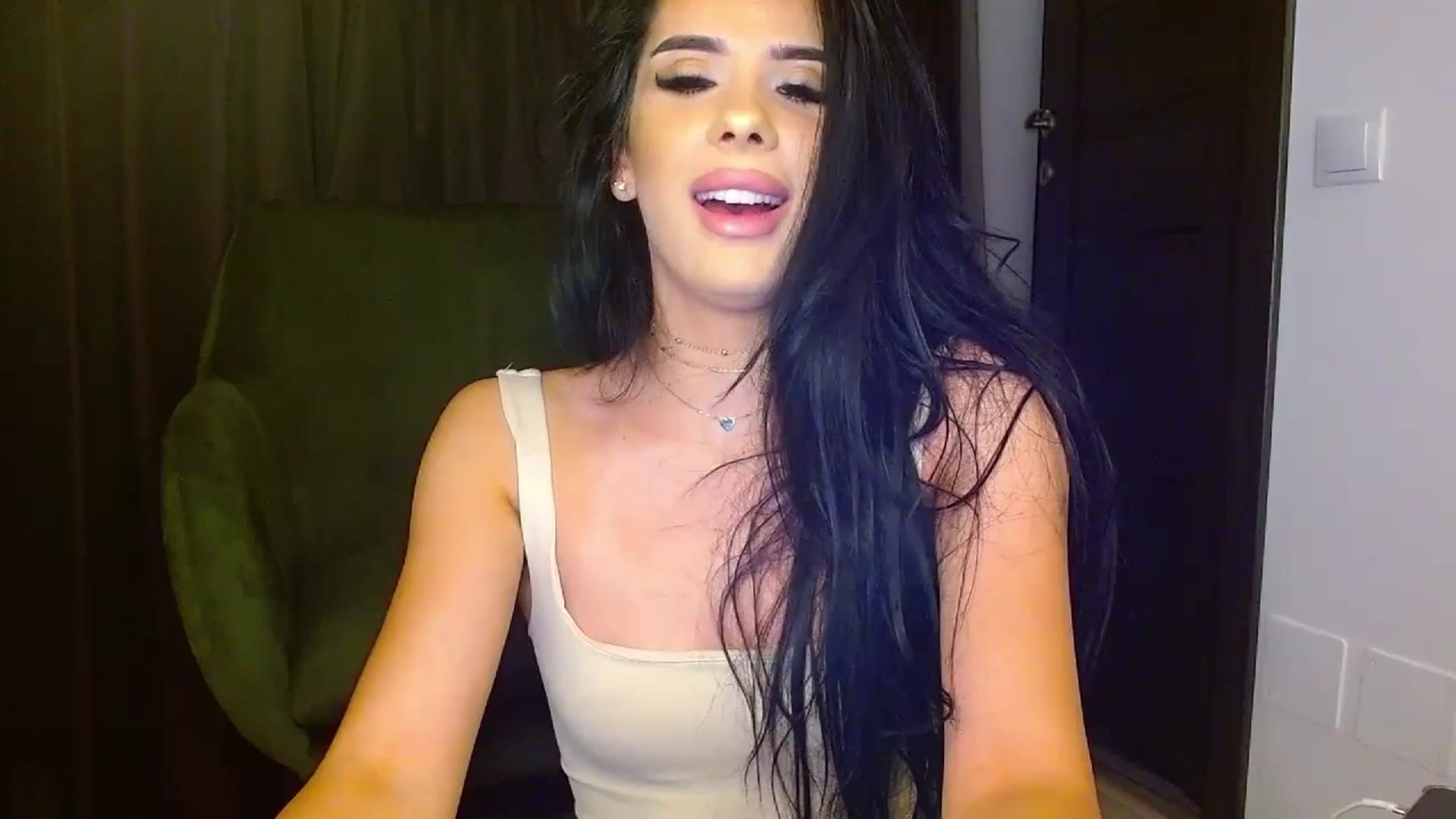Gallery image thumbnail from La_bandida's myfreecams stream on, 07/05/2023, 21:40 image 1 of 20