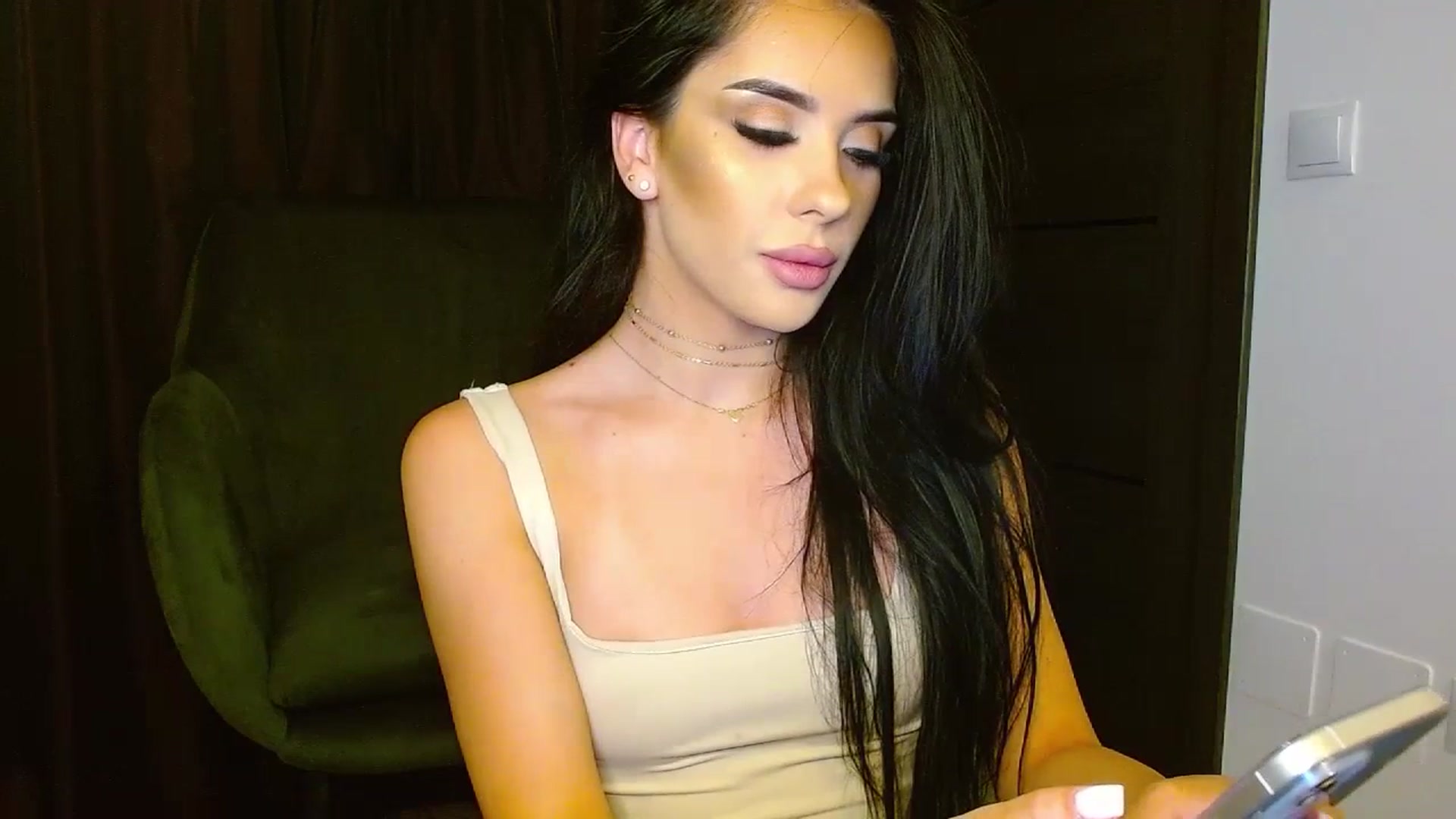 Gallery image thumbnail from La_bandida's myfreecams stream on, 07/05/2023, 21:40 image 13 of 20