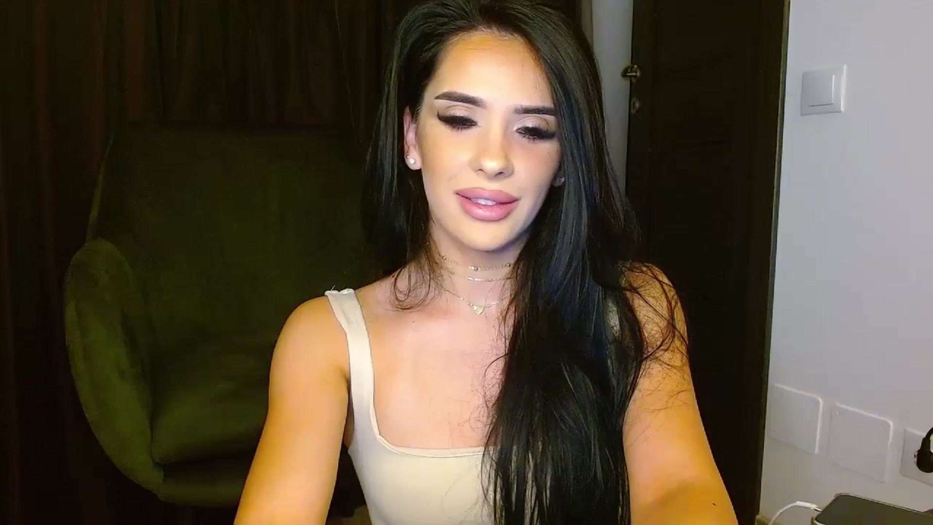 Gallery image thumbnail from La_bandida's myfreecams stream on, 07/05/2023, 21:40 image 10 of 20