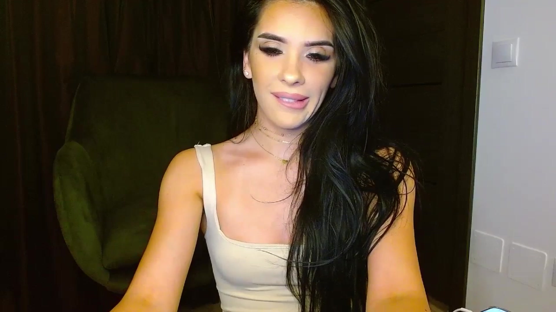 Gallery image thumbnail from La_bandida's myfreecams stream on, 07/05/2023, 21:40 image 14 of 20