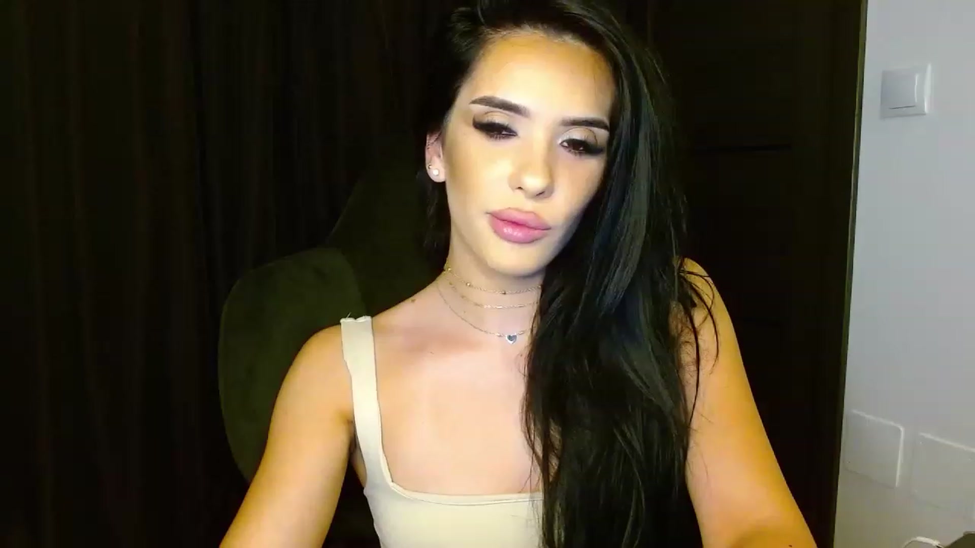 Gallery image thumbnail from La_bandida's myfreecams stream on, 07/05/2023, 22:42 image 10 of 20