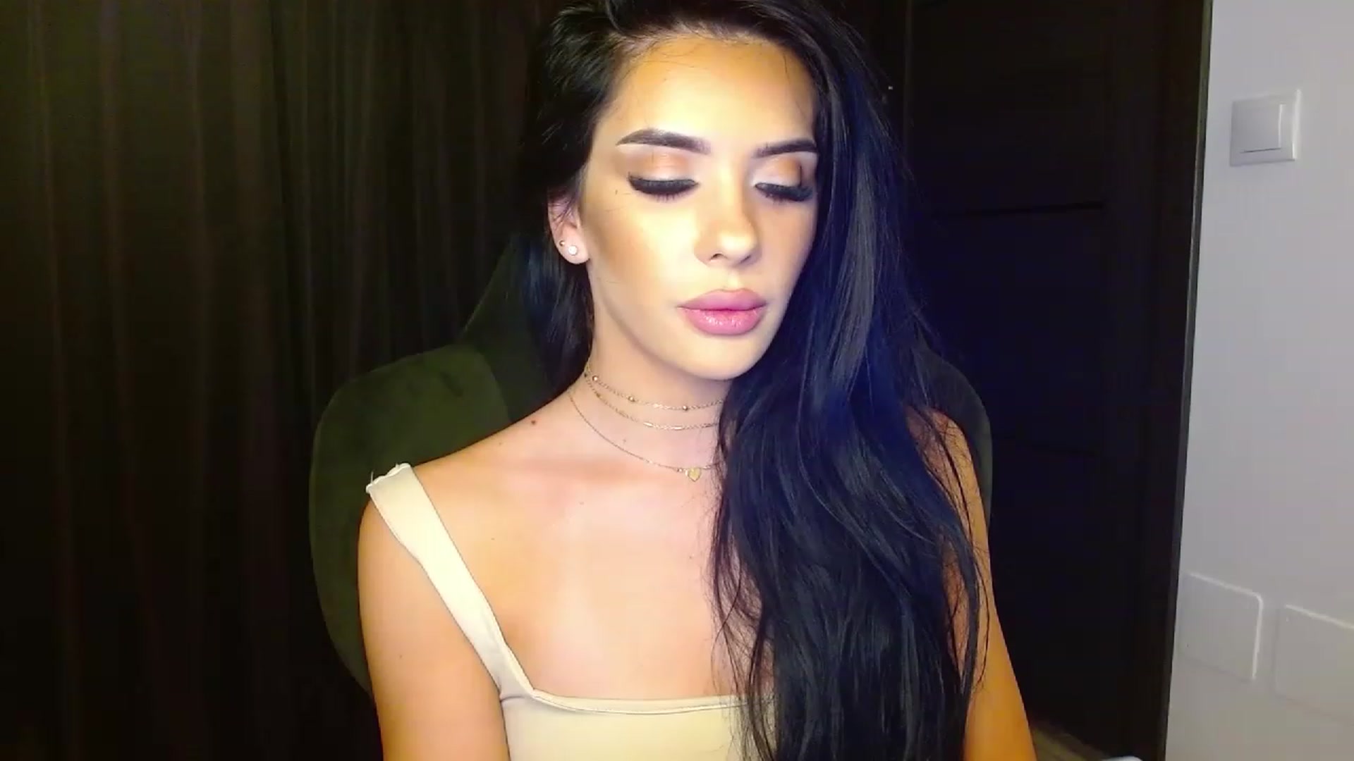 Gallery image thumbnail from La_bandida's myfreecams stream on, 07/05/2023, 22:42 image 13 of 20